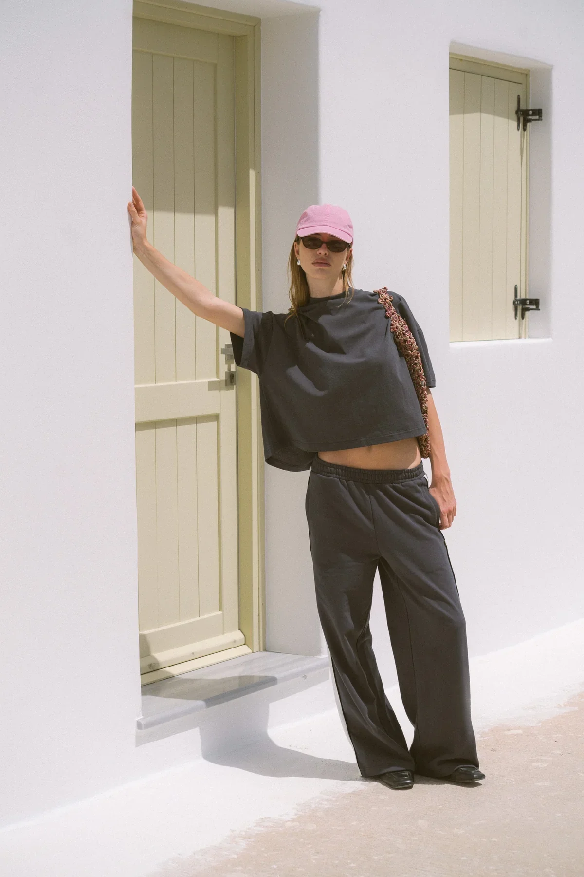 Palmera-Oversized-Tee-Washed-Black-ARAMINTA-JAMES2.webp