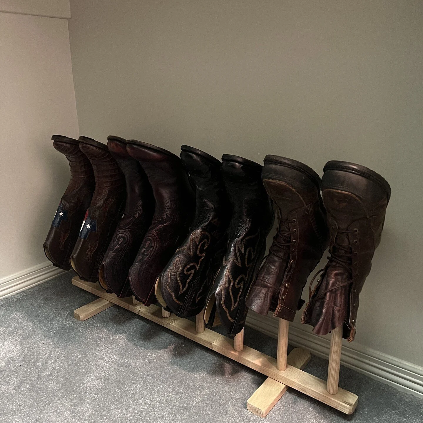 In Texas we love boot season! 🤠👢

A simple solution like this can keep your boots stay organized in a small space &amp; also leave them free from creases!  #organizedbyautumn #Professionalorganizer #Homeorganizer #houston #organize #getorganized #h