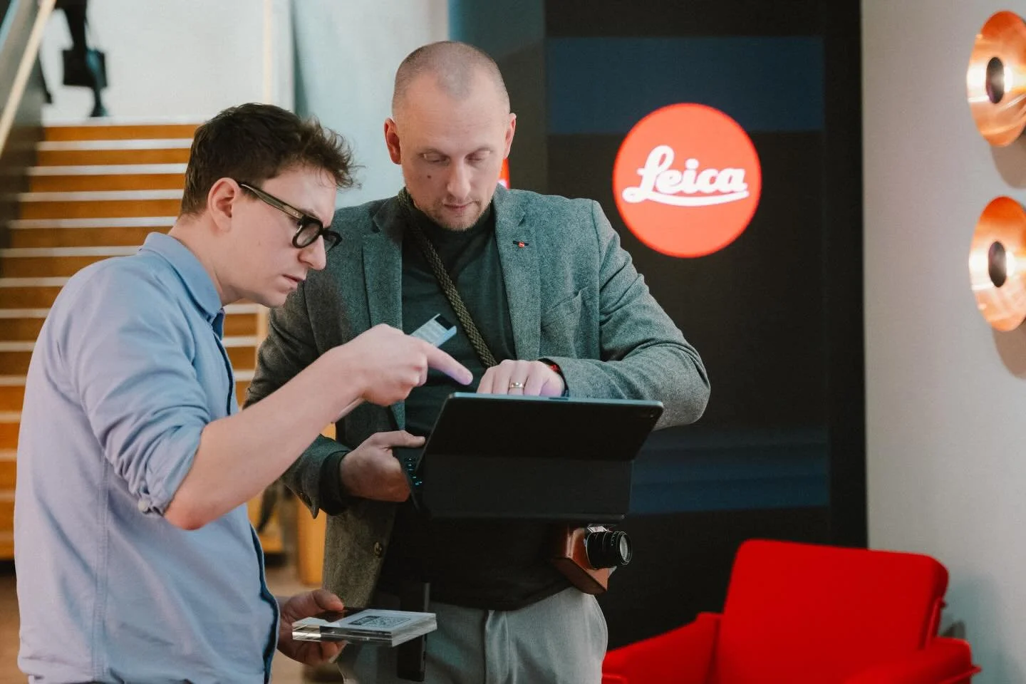 &ldquo;I had the opportunity to be part of conversations with Peter Karbe from @leica_camera, directly from Wetzlar.
Big thanks to @leica_camera_austria and @leica_store_vienna for this opportunity.&rdquo;

📷 @python9320 
#Leica #LeicaCamera #PeterK