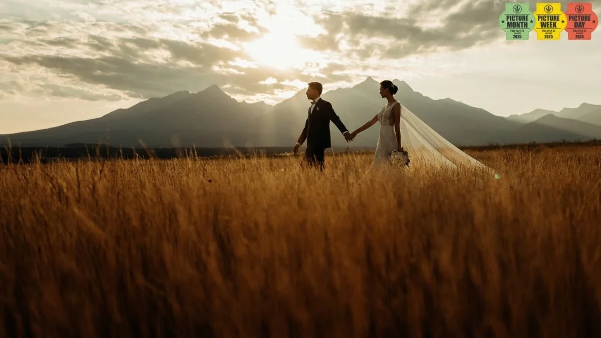 Jeden deň. Skutočn&eacute; em&oacute;cie.
Nep&oacute;zovan&eacute;, nadčasov&eacute;, va&scaron;e.
Keď m&aacute; em&oacute;cia prednosť pred p&oacute;zou.
👉 Dostupnosť term&iacute;nov a bal&iacute;ky svadobn&eacute;ho fotenia n&aacute;jde&scaron; na