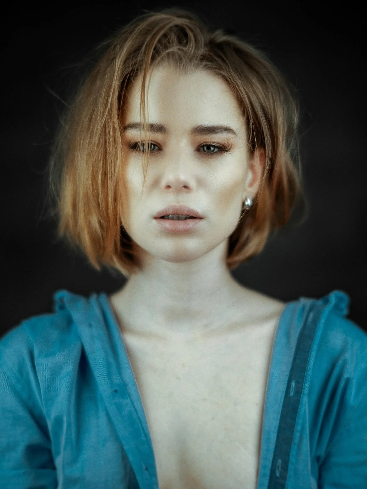 One year ago, in @studiozweng .
A workshop built on light, presence, and trust.
No rush. No noise. Just focus and connection.

An incredible model, strong and beautiful in the most natural way.
Thank you @paulinepastel for the energy, sensitivity, an