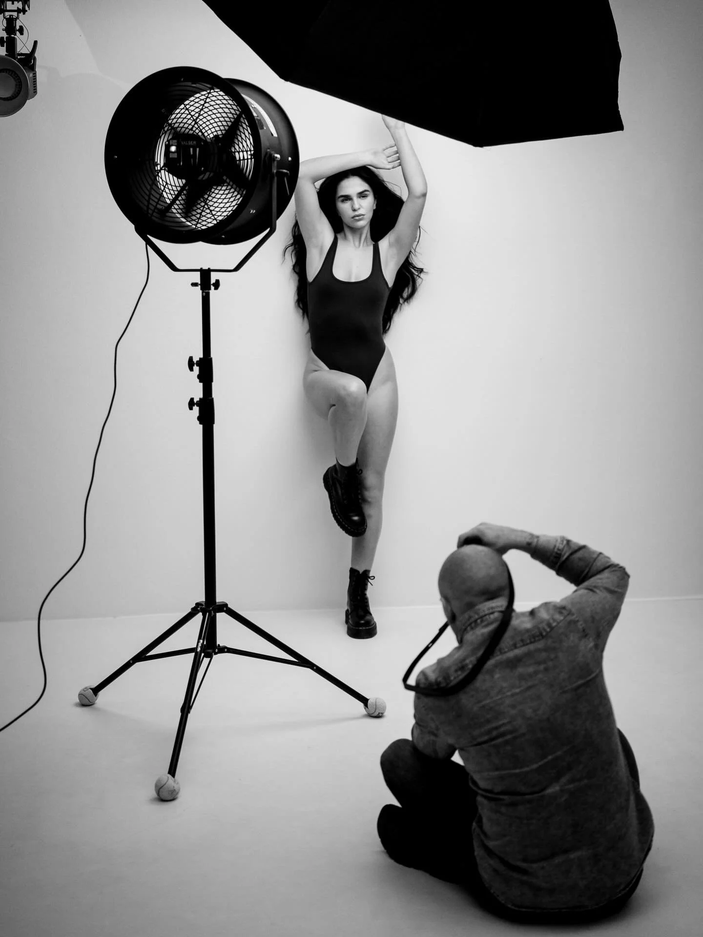 Behind the scenes while preparing a video with @libriisshots about the new Leica Q3 Monochrom.

Shot in the studio of @branislav_hanus_fotograf with the beautiful @z.korsalova in front of the lens. Pure black &amp; white. Pure emotion. Pure focus on 