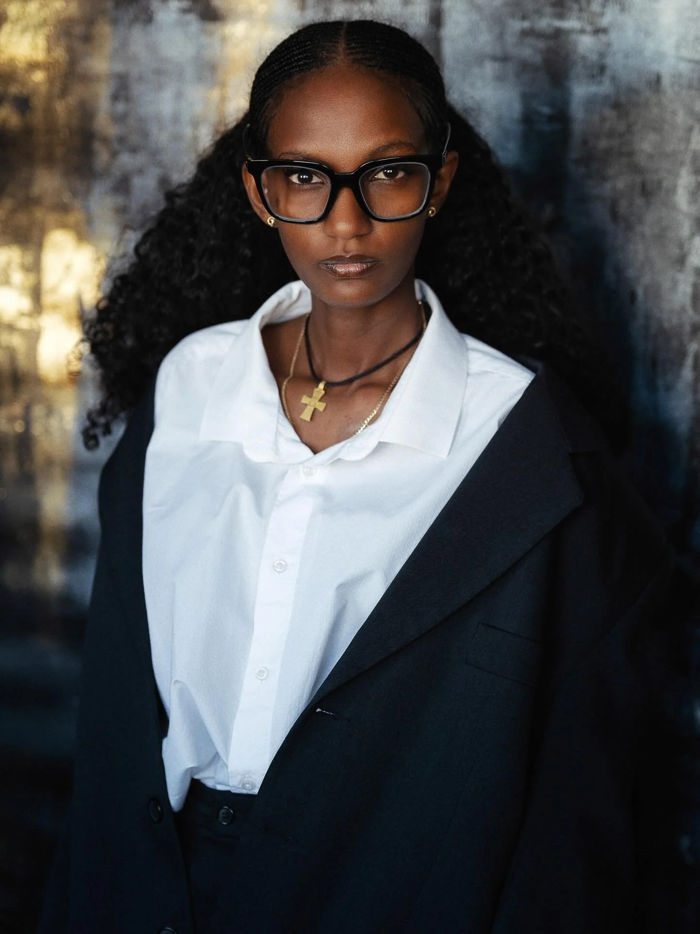 @betelhembayisa for @gloryfy_unbreakable 

#eyewear #gloryfyunbreakable #backdrop @labancovalucia #leicacamera @leica_camera_austria @leica_store_vienna