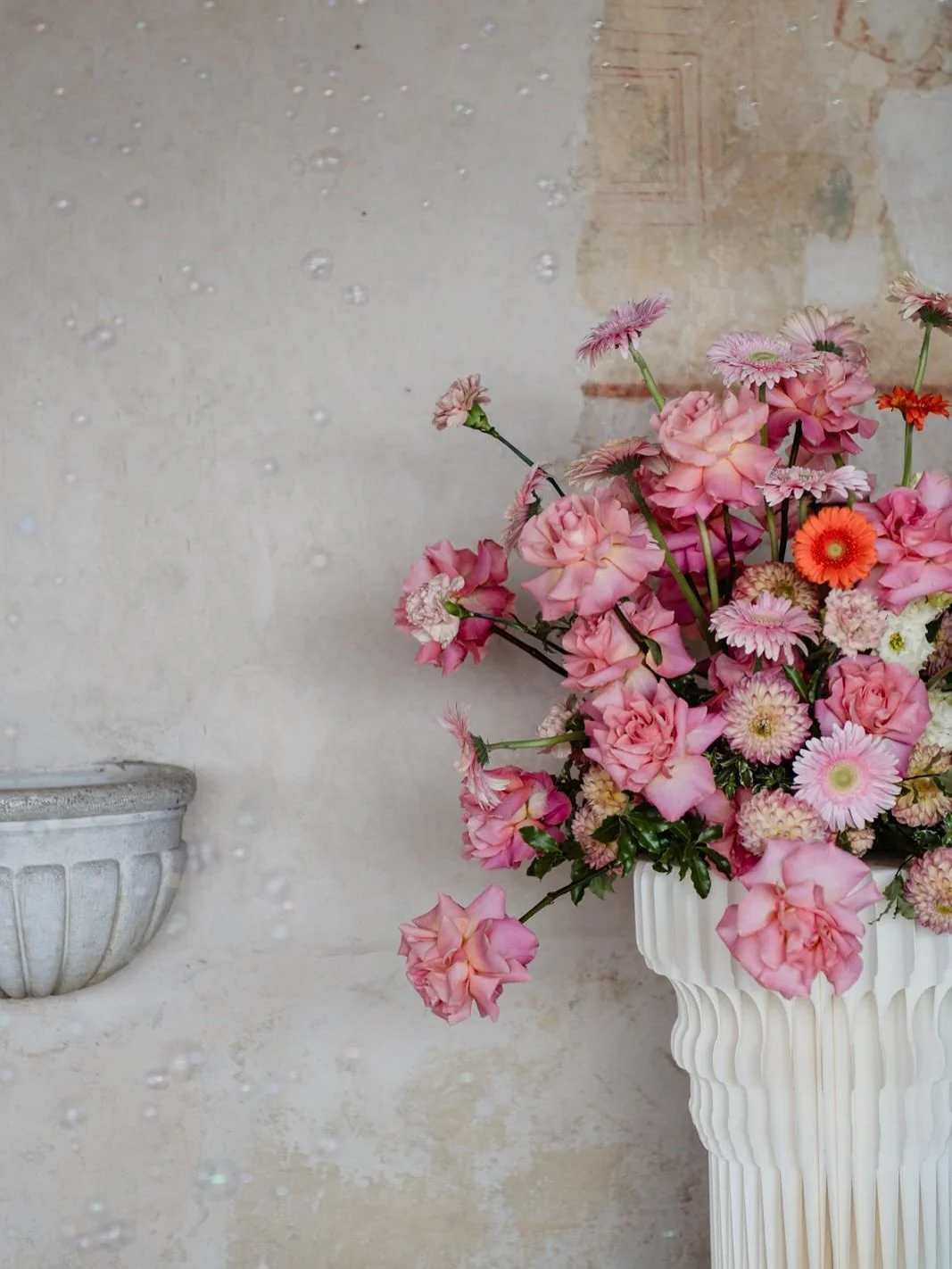 Summer solstice colors 🌸

.
.

Design / planning @esedratelier 
Wp assistants @luanabuttignol @studiofrap_designcreativo 
Photo @elisadinca_photography 
Flowers @margheritaneifiori 
Stationery @revolutionaryotter 
Venue @locanda_da_lino 
Bride dress