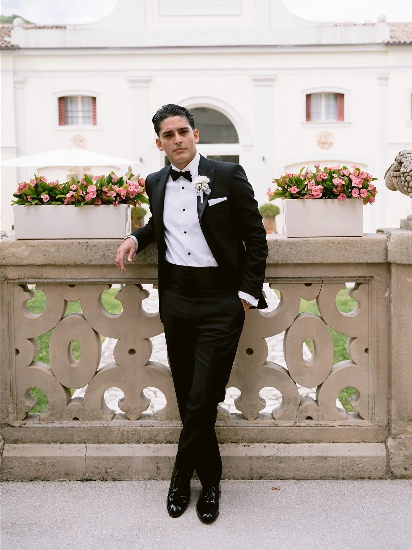 When the groom loves details ✨

.
 
Full story at the link in bio @esedratelier 

.

Design + planning @esedratelier
Wo assistant @luanabuttignol
Floral design @margheritaneifiori
Venue @ristorante_la_ghiacciaia
Photography @georgenovacphotography
St