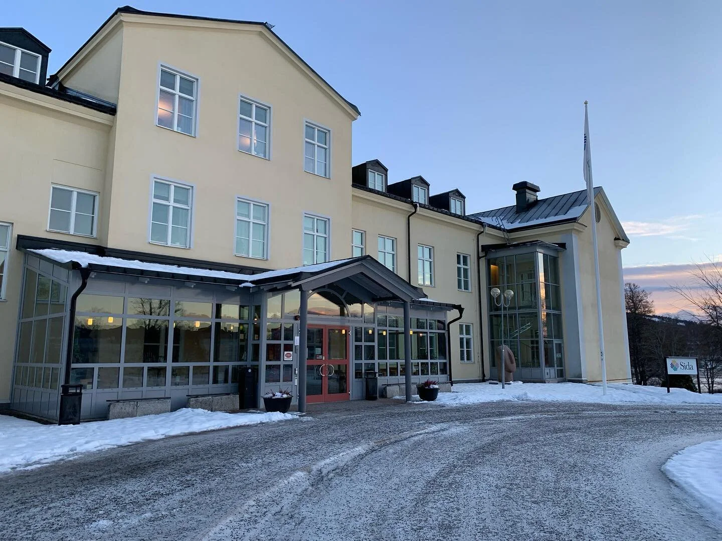 Tv&aring; mycket bra dagar med Sustaid i H&auml;rn&ouml;sand. M&aring;nga intressanta presentationer och f&ouml;rel&auml;sningar av bl a SIDA, WIN, BIAB, KTH och FOI som ocks&aring; bj&ouml;d upp till givande scenario&ouml;vningar.
De globala FN-m&ar