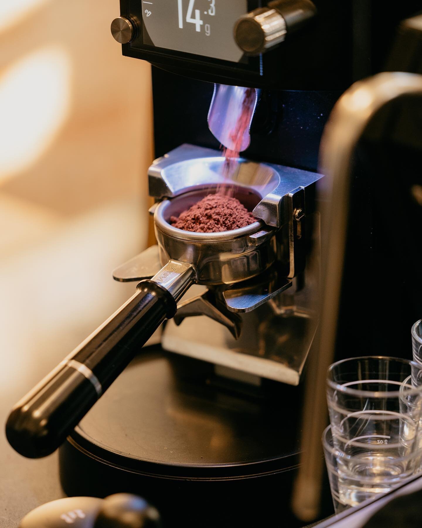 Christmas is just around the corner! We hope you are almost ready, call in for a coffee and bake for some calm before the storm☕️🎄

We are serving as normal to 5pm today &amp; open Christmas Eve 9am-3pm.

Lots of coffee from @whitestarcoffee, @dakco