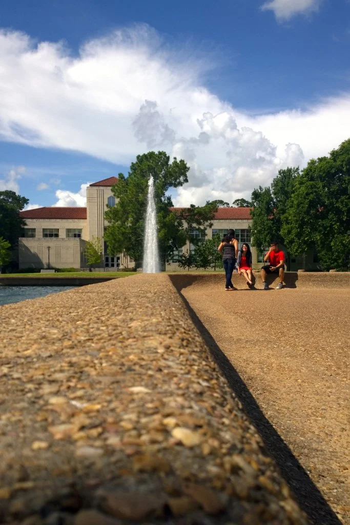 file 683x1024_048739.jpg