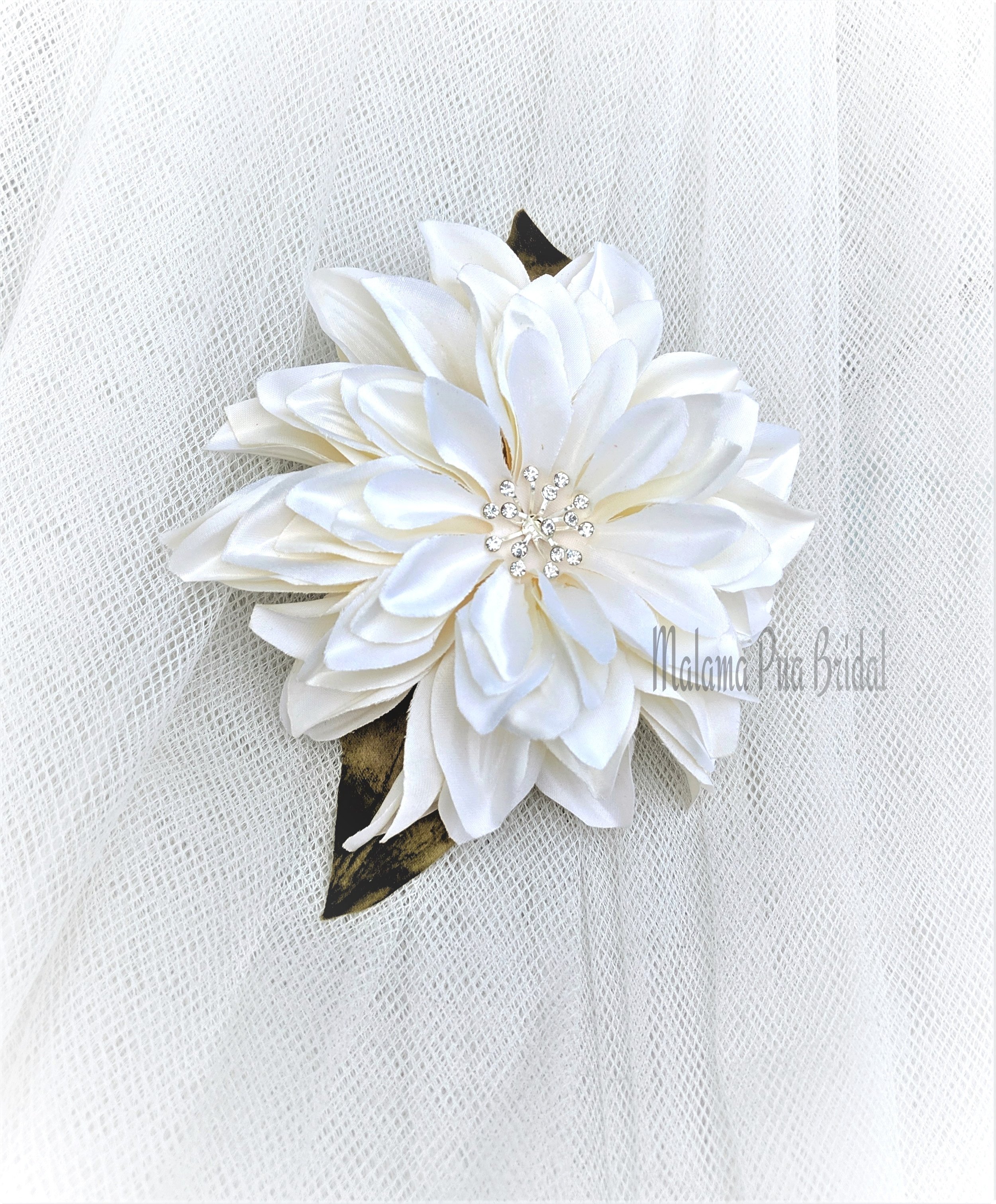 dahlia+white+crystal+center+%282%29.jpg