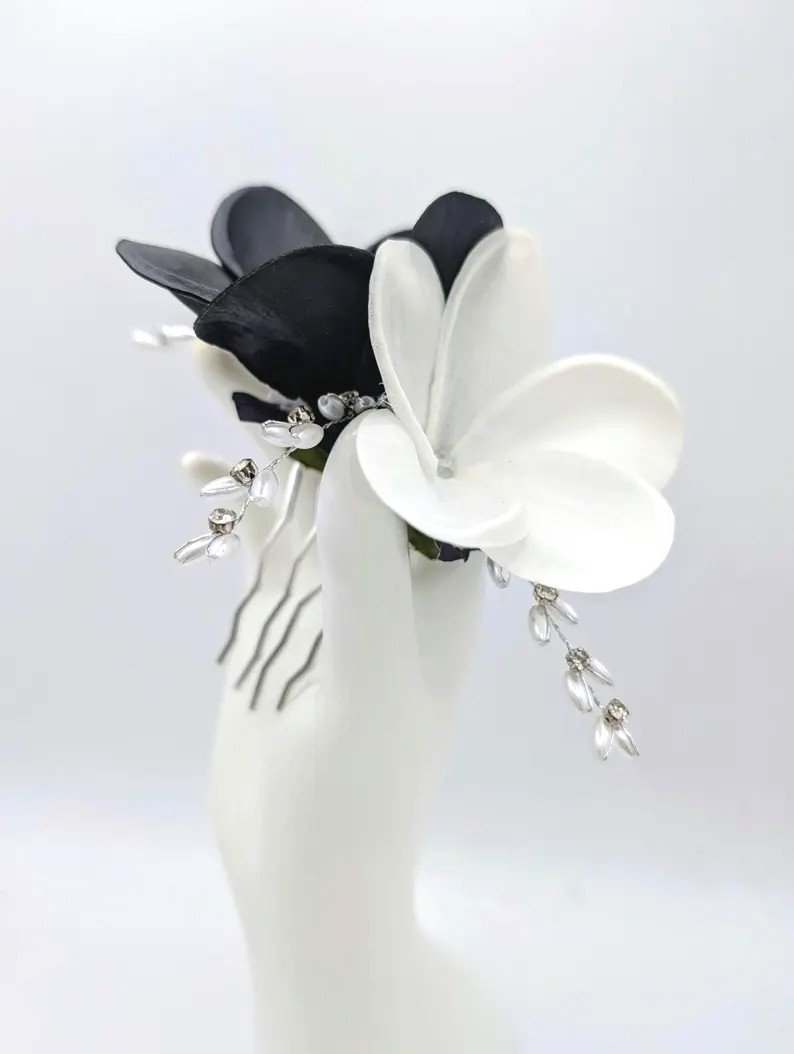 black and white plumeria tropical hair clip