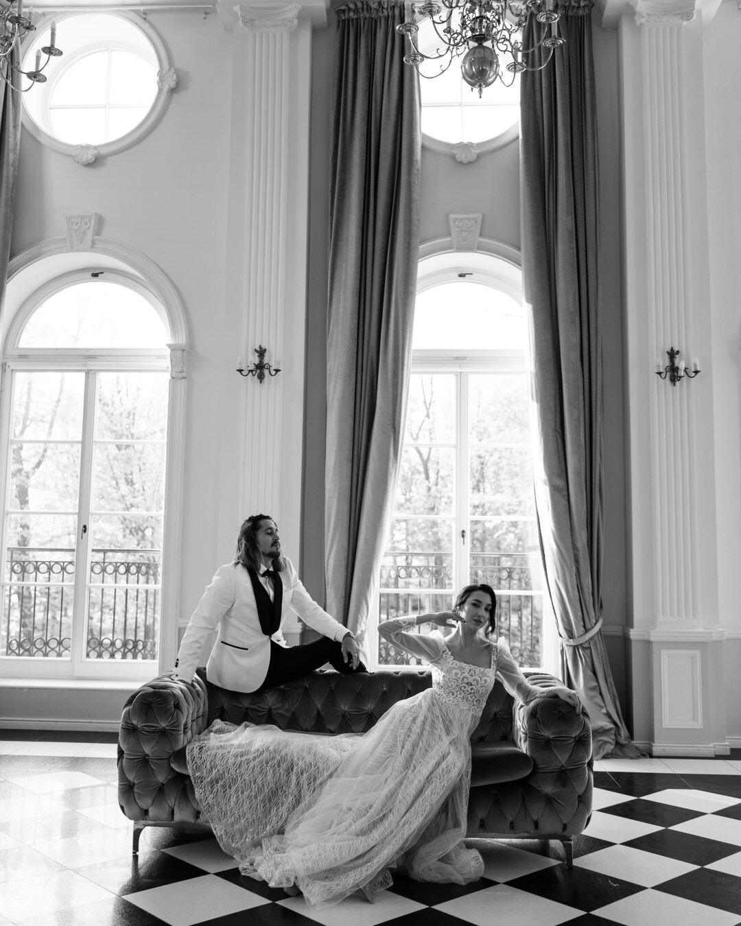 Faustyna i Tihon w pięknych wnętrzach @palacalexandrinum 

#fotografslubnywarszawa #sukniaslubna #zdjeciaslubne #weddingphotographerwarsaw #destinationweddingphotographer #bestweddingphotographer #slubkoscielny #dekoracjeslubne #weddingphotoideas #we