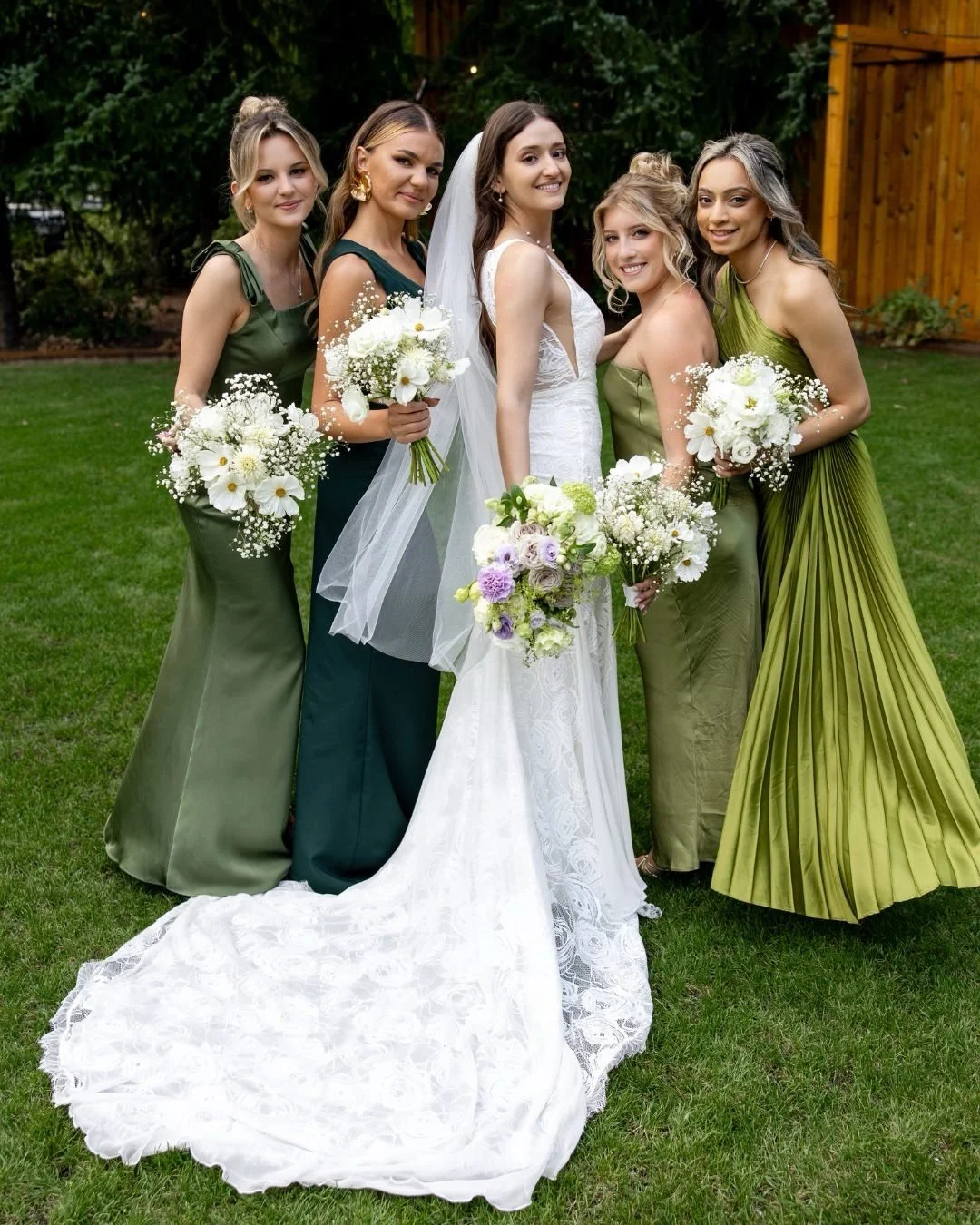 Adi &amp; Alex ❤️

A natural, green wedding at Szklarnia Grodzisk, surrounded by family and friends from all over the world. So many emotions, happy tears, and beautiful personal vows.

Adi &amp; Alex - thank you for letting me be part of your day ❤️