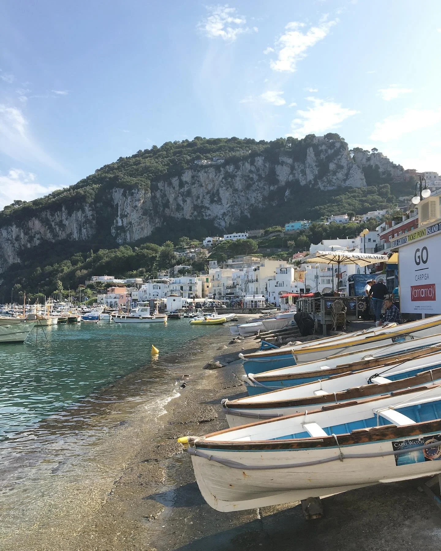 What's on your 💥Saturday agenda💥 today &mdash; errands, shopping, relaxing, working? All of the above!?

👉🏻 Here's hoping whatever you have planned is picture perfect &amp; floats your boat ⛵️ (or something a lot less cheesy!!) 😂

 
&bull;⠀⠀⁠
&b