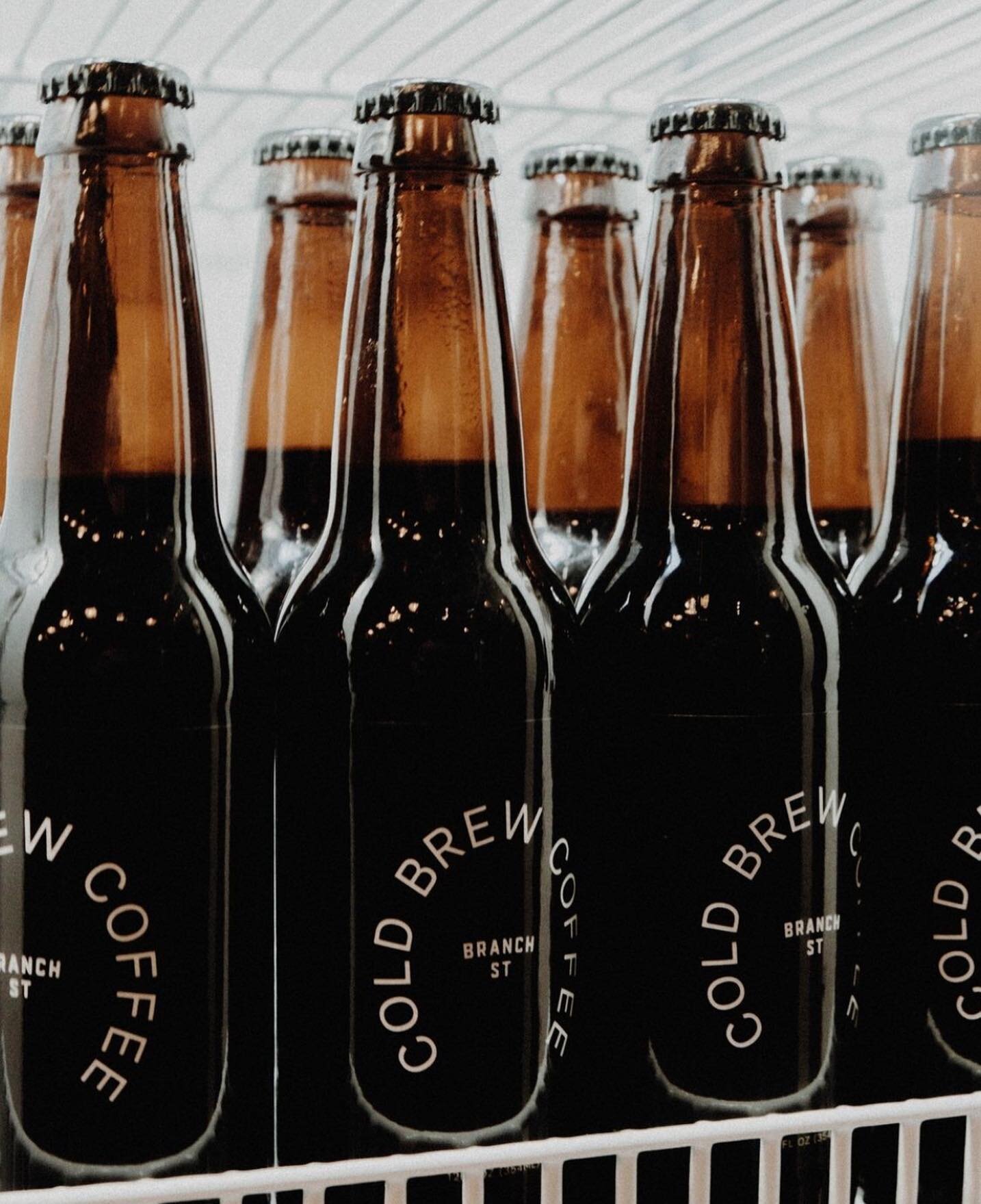 beat the heat w/ @branchstreetcoffee cold brew! bottles designed by me 👏🏻 [ft. clear labels w/ white design + special thumb labels that overlap the cap for single origin offerings]
&ndash;
photo by @robbiefaix