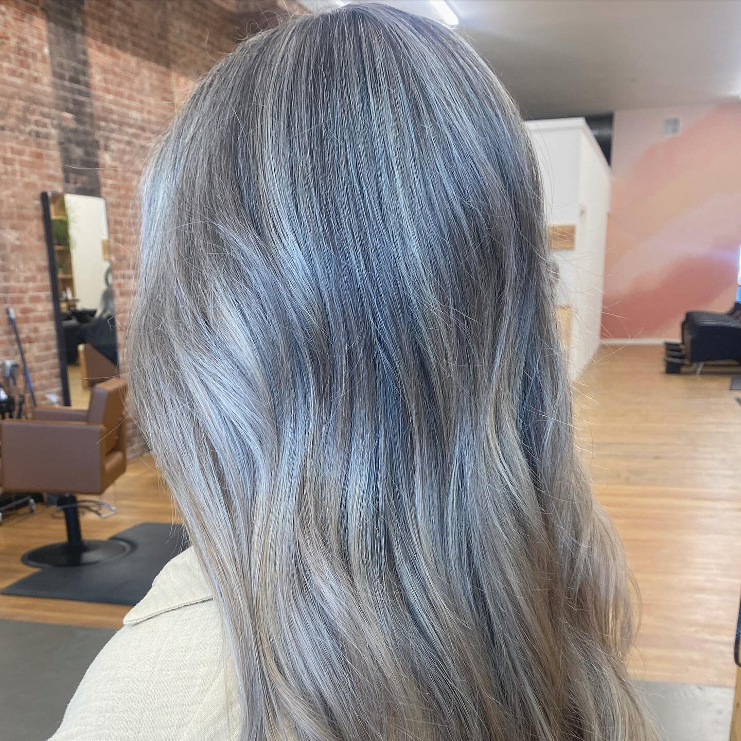 Give me all things 
bright + cheerful 💛

Tell be about your spring plans in the comments, what are you most looking forward to?

#pnwhairstylist #symmetriestudios #lyndenhairstylist #lyndenhairsalon #bellinghamhairstylist #bellinghamwashington #lynd