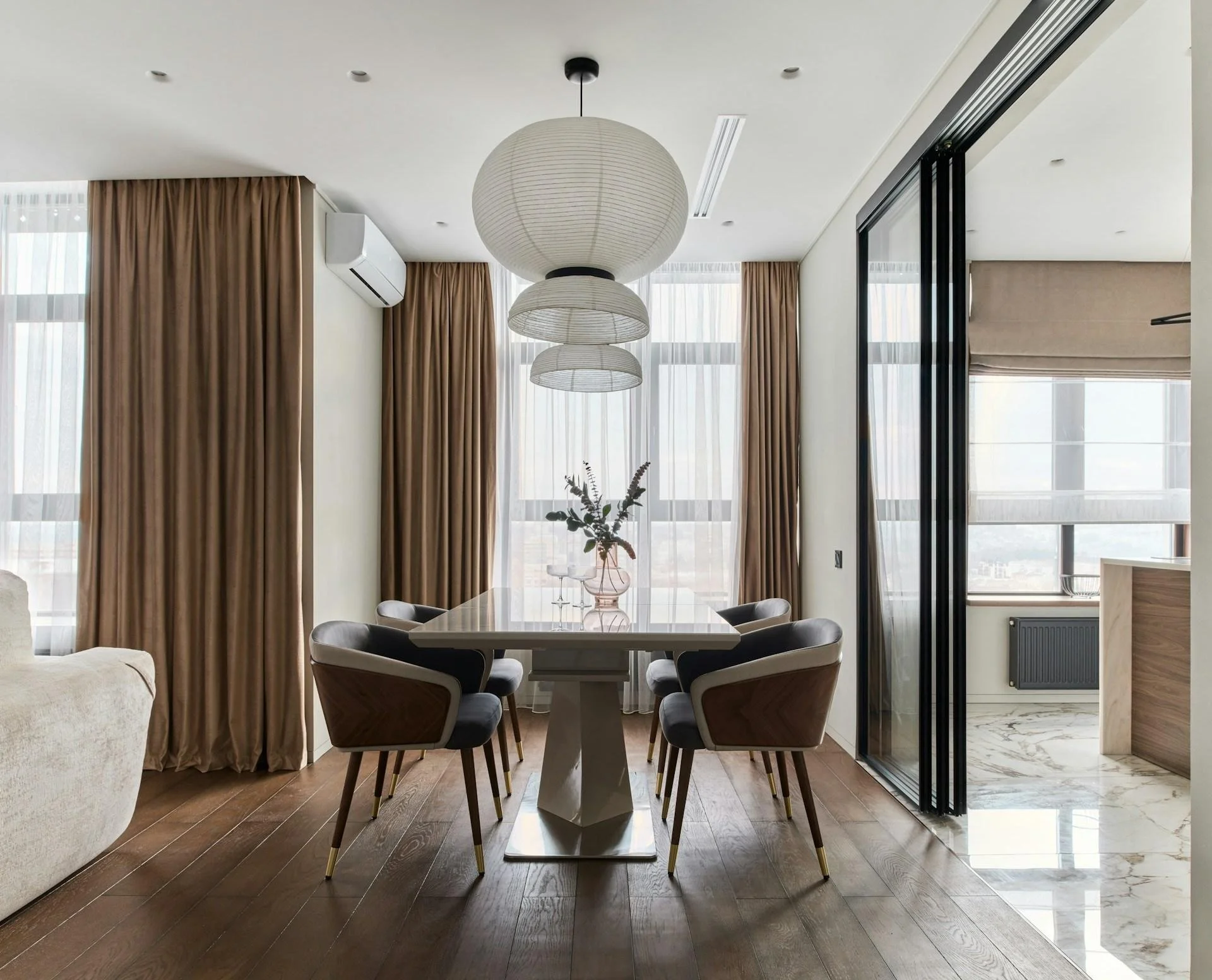 How to Choose a Dining Table That Adds Character to Your Space