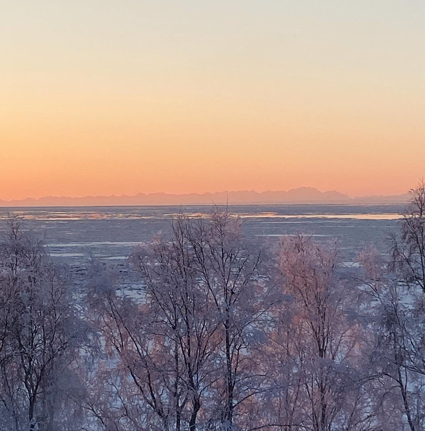 Xo #sunset #anchorage #alaska @anchoragesymphony #edgeofadream #violinconcerto