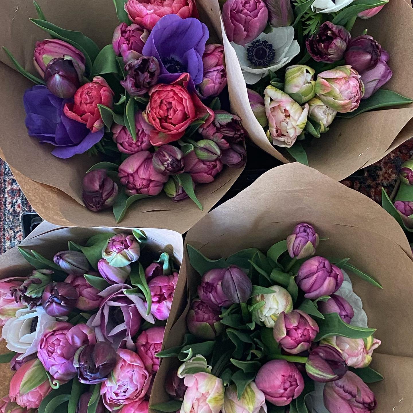 Tulip season is almost done! DM me if you want to order Mother&rsquo;s Day flowers 💐💜

#tulips #mothersdayflowers #flowerfarm #flowerfarmer #flowerfarming #seasonalflowers #seasonalblooms