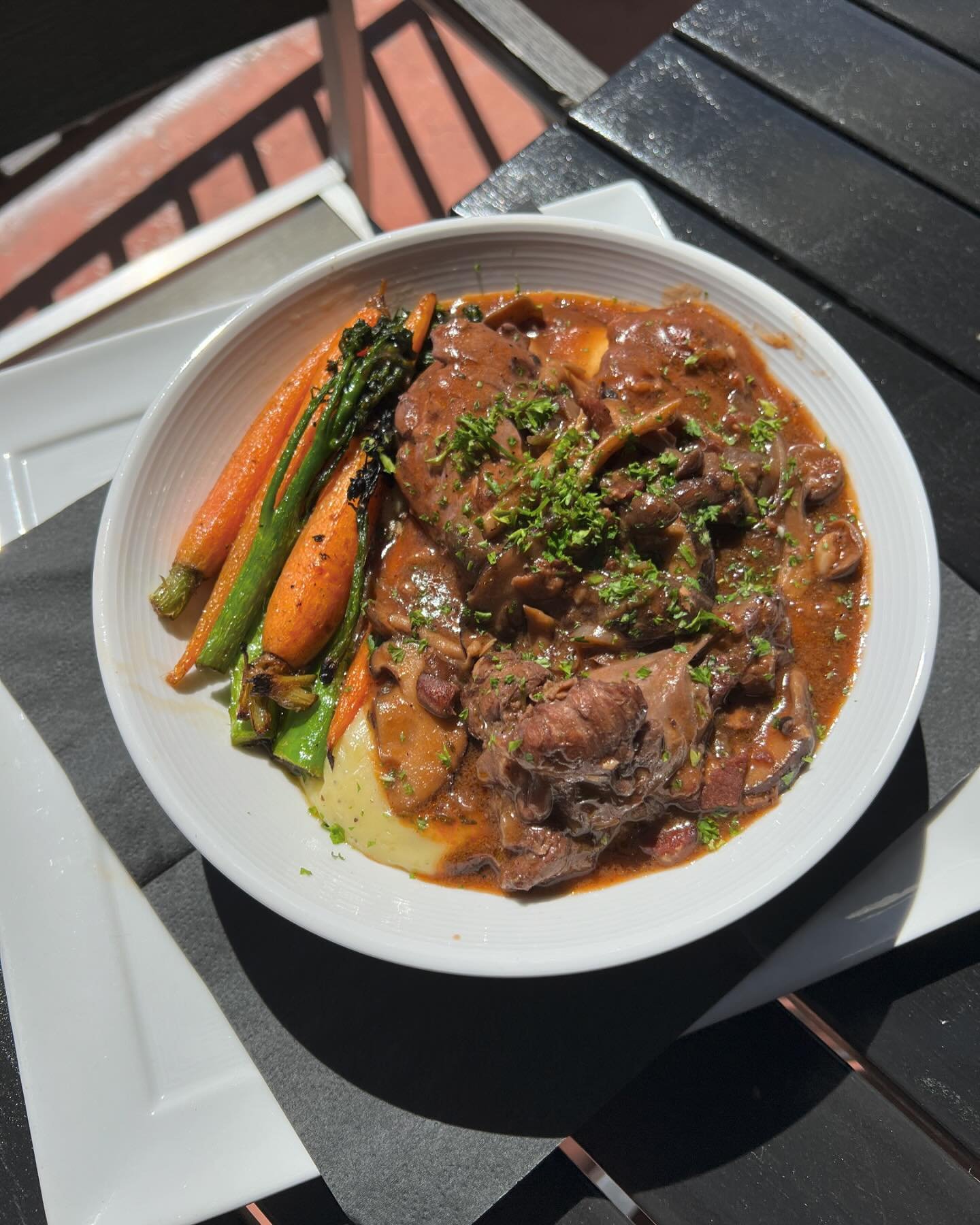 WEEKEND SPECIAL☀️🌱
Coq Au Vin GF
White and Dark Meat Chicken | Red Wine | Bacon | Onions | Mushrooms | Garlic | Served with Broccoli, Carrots, and Truffle Mashed Potatoes

Soup Du Jour 
Tomato Soup GF, Vg