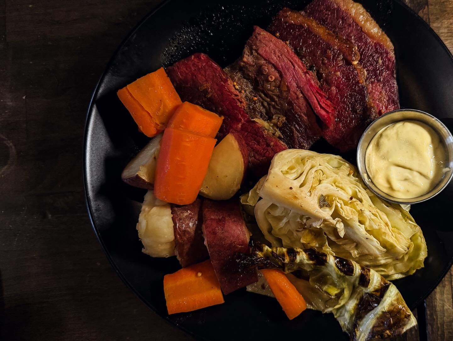 Come get lucky at Piripi on Tuesday 🍀🌈

SOUP DU JOUR
🍀IRISH BEEF STEW (CONTAINS GLUTEN)
potatoes, beef, onions, parsnips, parsley, carrots

ENTREE SPECIAL
🍀CORNED BEEF &amp; CABBAGE
GLUTEN FREE
house pickled brisket, potatoes, cabbage, carrots, d