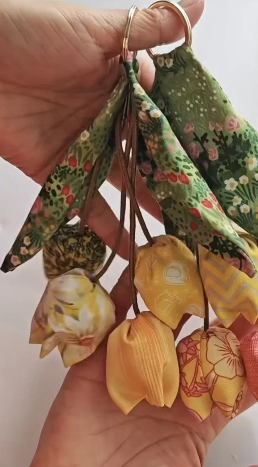 Scrappy Tulip Keyring