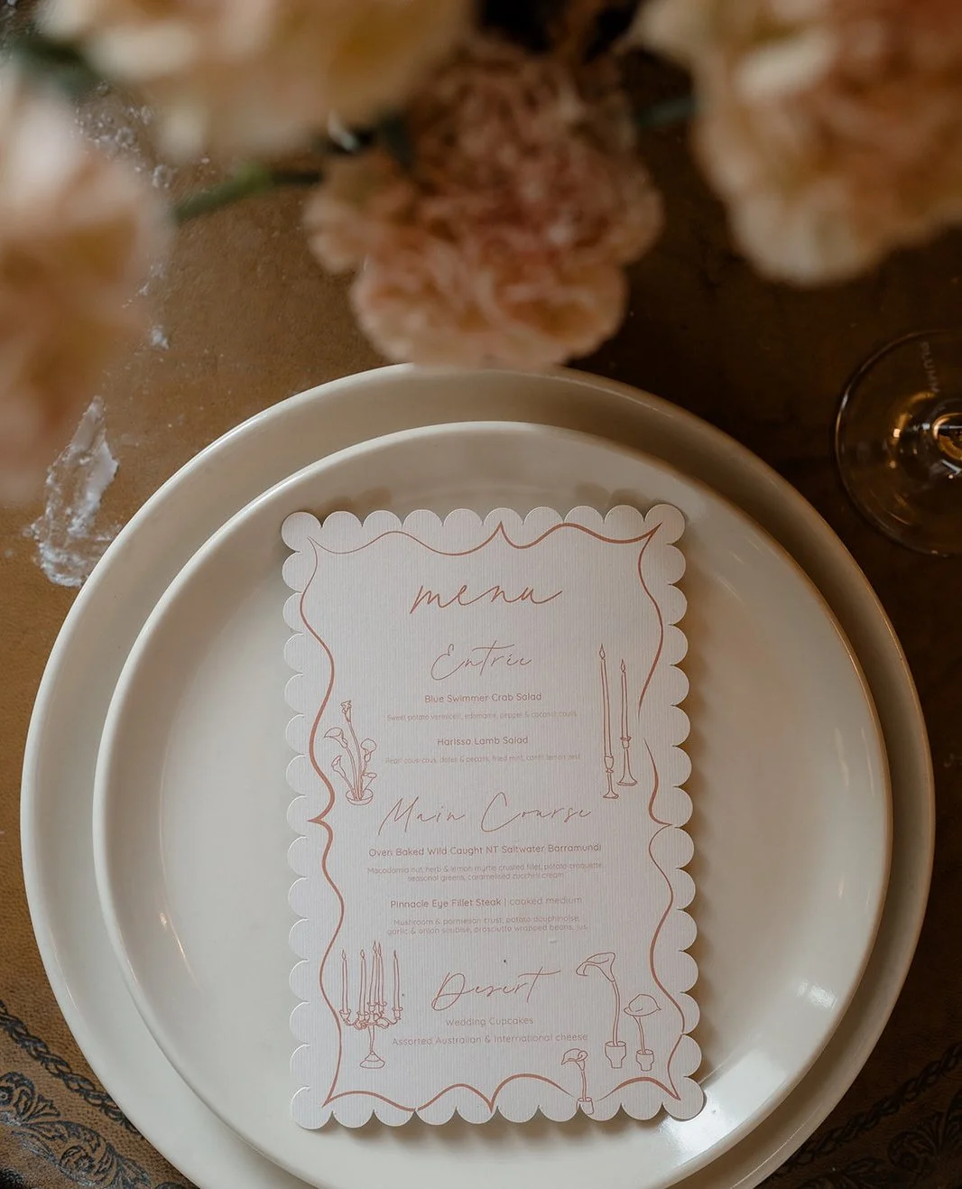 Forget wedding trends. Start thinking in TONES instead.
Tones carry emotion.
Ivory feels classic.
Blush feels feminine.
Yellow feels joyful.
When we layer tonal stories through flowers, candles, and stationery, it becomes more than a look.