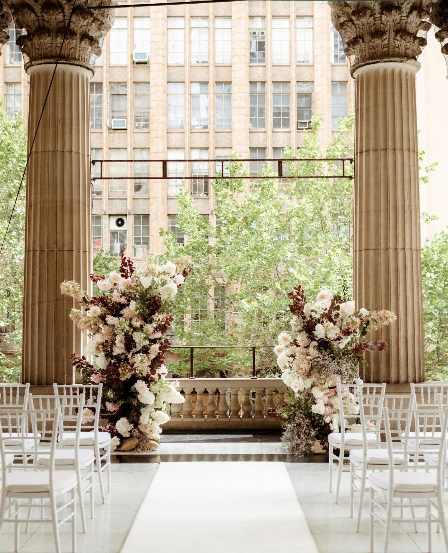 Here’s something most couples don’t realise: florals set the tone BEFORE guests even arrive.
The scent, the palette, the atmosphere - it’s all storytelling. 
Guests might forget your entrée, but they’ll remember h