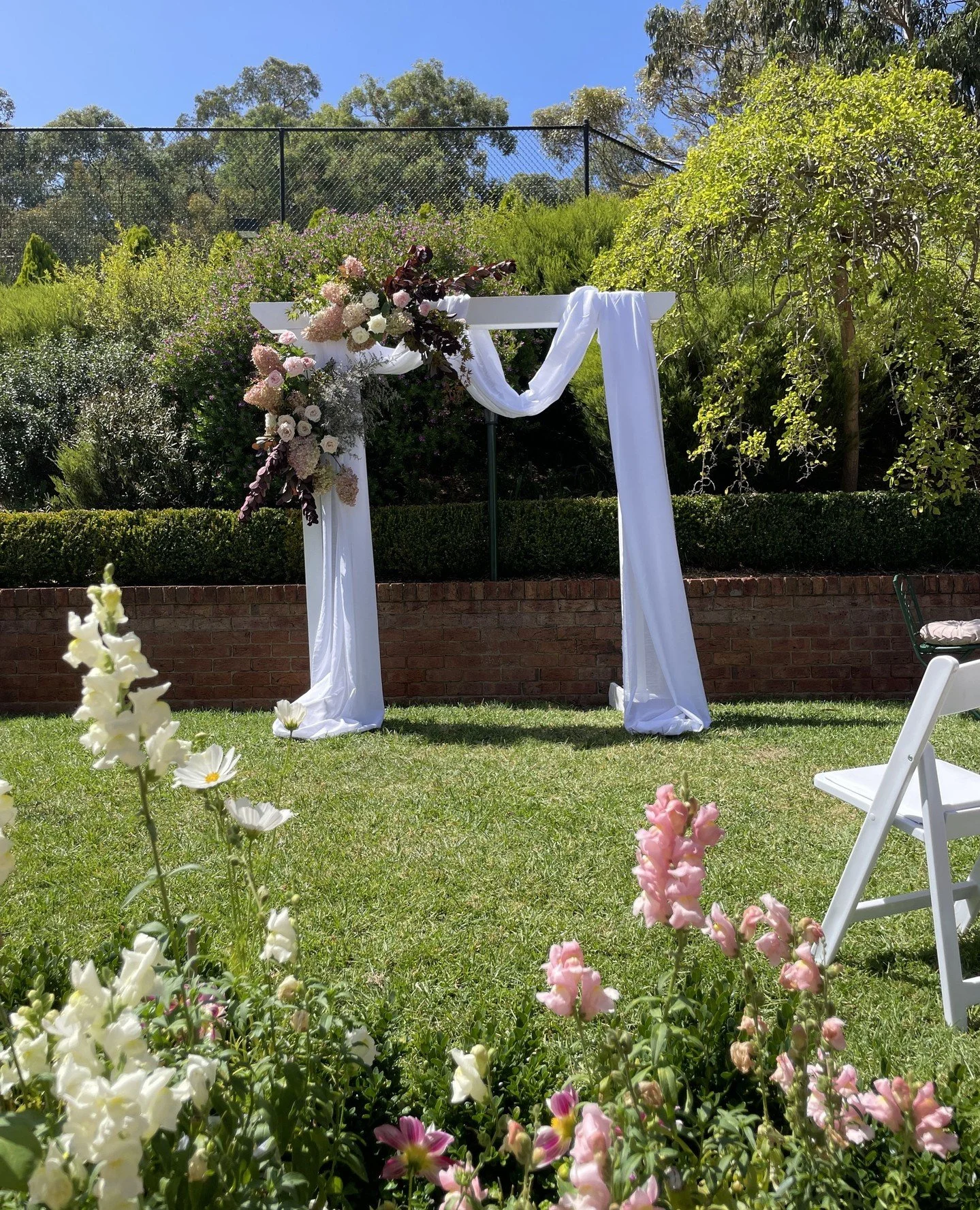 Guess what?⁠
You&rsquo;re not required to know flower varieties or seasonal availability.⁠
⁠
That&rsquo;s literally my job ✨️🤍⁠
⁠
What you DO need to know is so much simpler:⁠
How do you want your wedding to feel?⁠
⁠
Soft and romantic?⁠
Wild and win