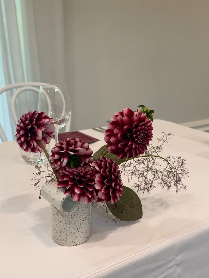 Behind the scenes for J&amp;D last week at the beautiful @quatquatta 

Can&rsquo;t wait to share more from this most amazing day.

A stunning brief, a beautiful couple, the a-team of creatives. 

Literally my dream come to life. I mean, would you loo