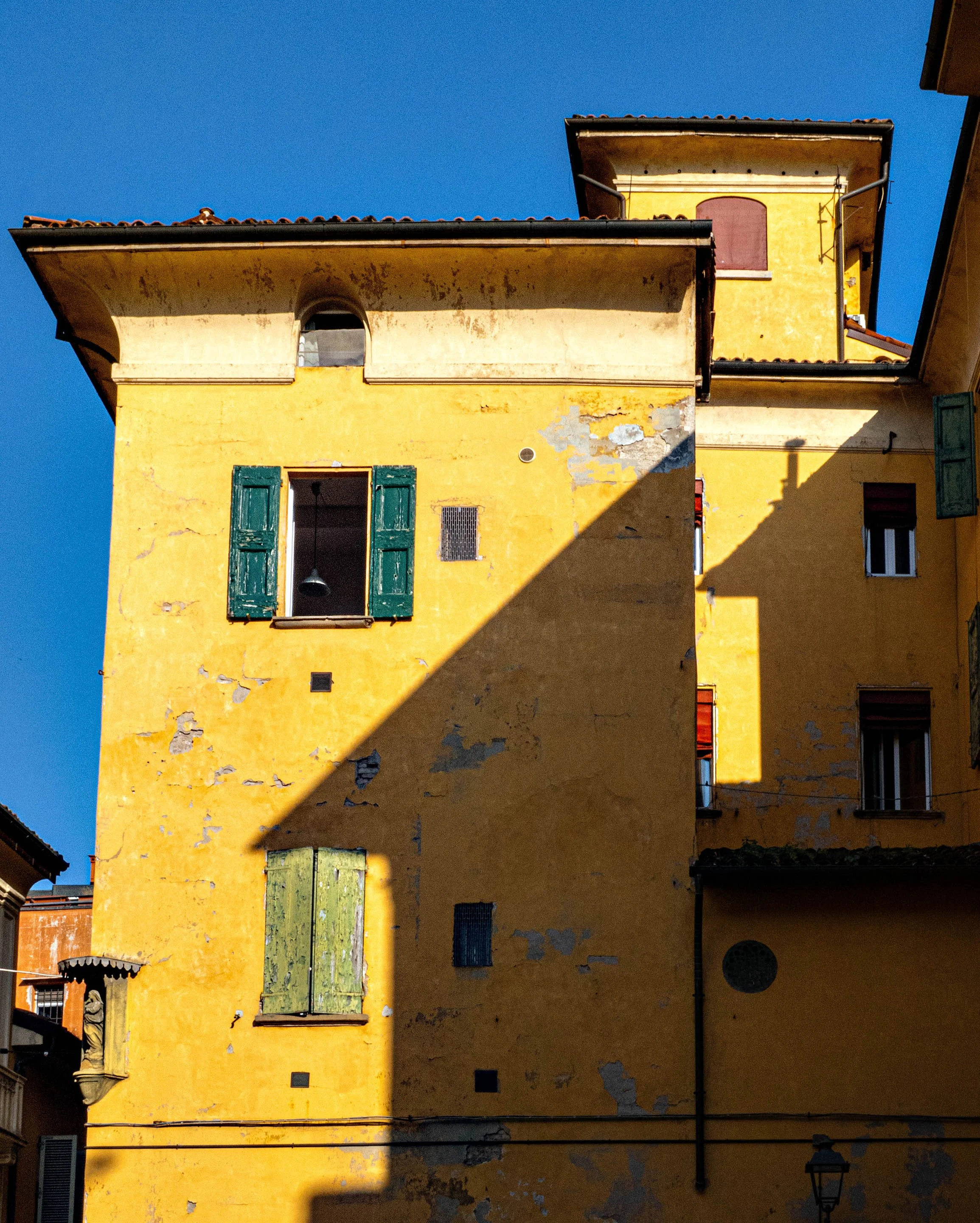 Italy • Bologna • Yellow houses • Apr 10, 2025
