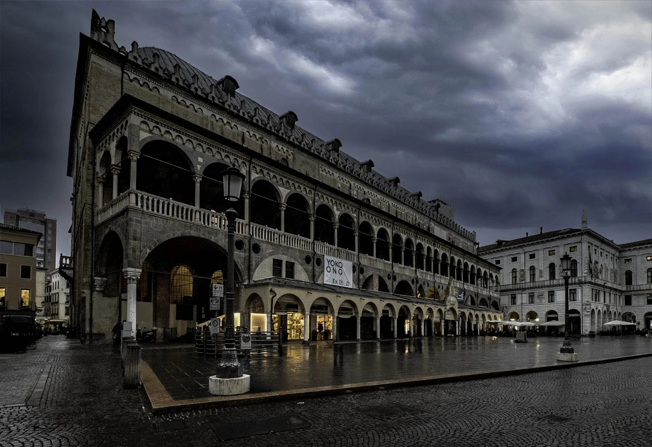 Italy • Padova • Central market in the evening • Nov 18, 2024