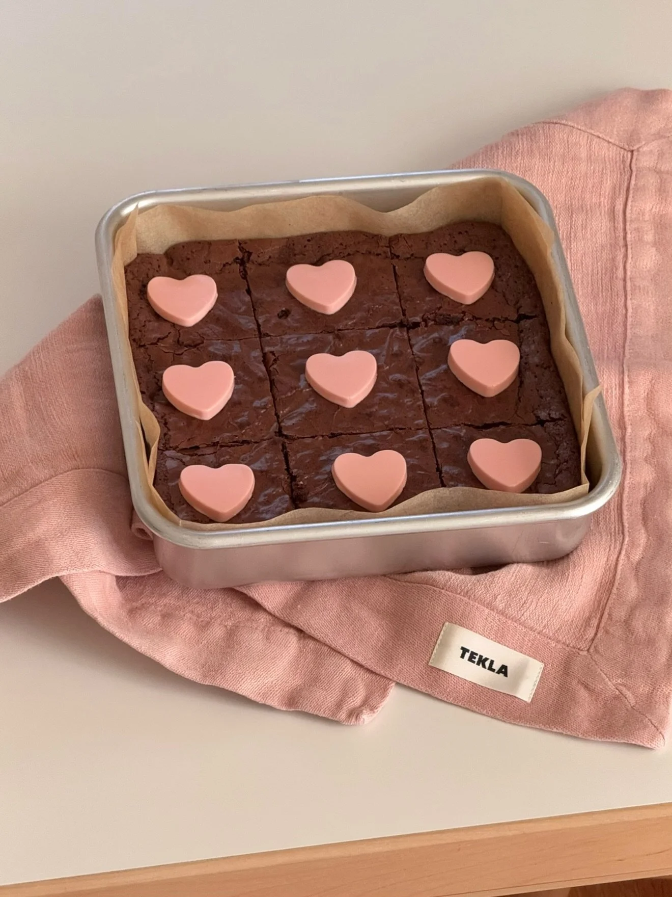 valentine's day baking soon 💘

💌 some vday bakes from the past: heart brownies, heart skillet cookie, heart madeleines, strawberry cinnamon rolls, rose cookies, cherry cookies, heart strawberry melon bread/pan, &amp; heart milk bread

#valentinesda