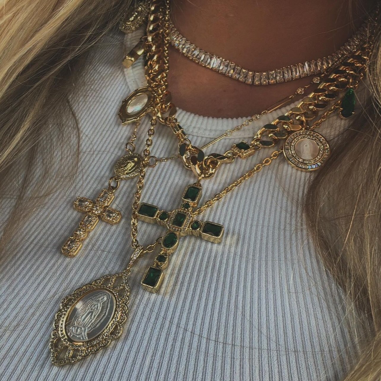 Our jewelry + your fits = PERFECTION ❤️&zwj;🔥💯 @britt_kingg killed this look wearing a WHOLE Androhmeda set 🥵 avail now my loves 🫶🏼 use code JADE for 40% off 🔥🔥🔥🔥