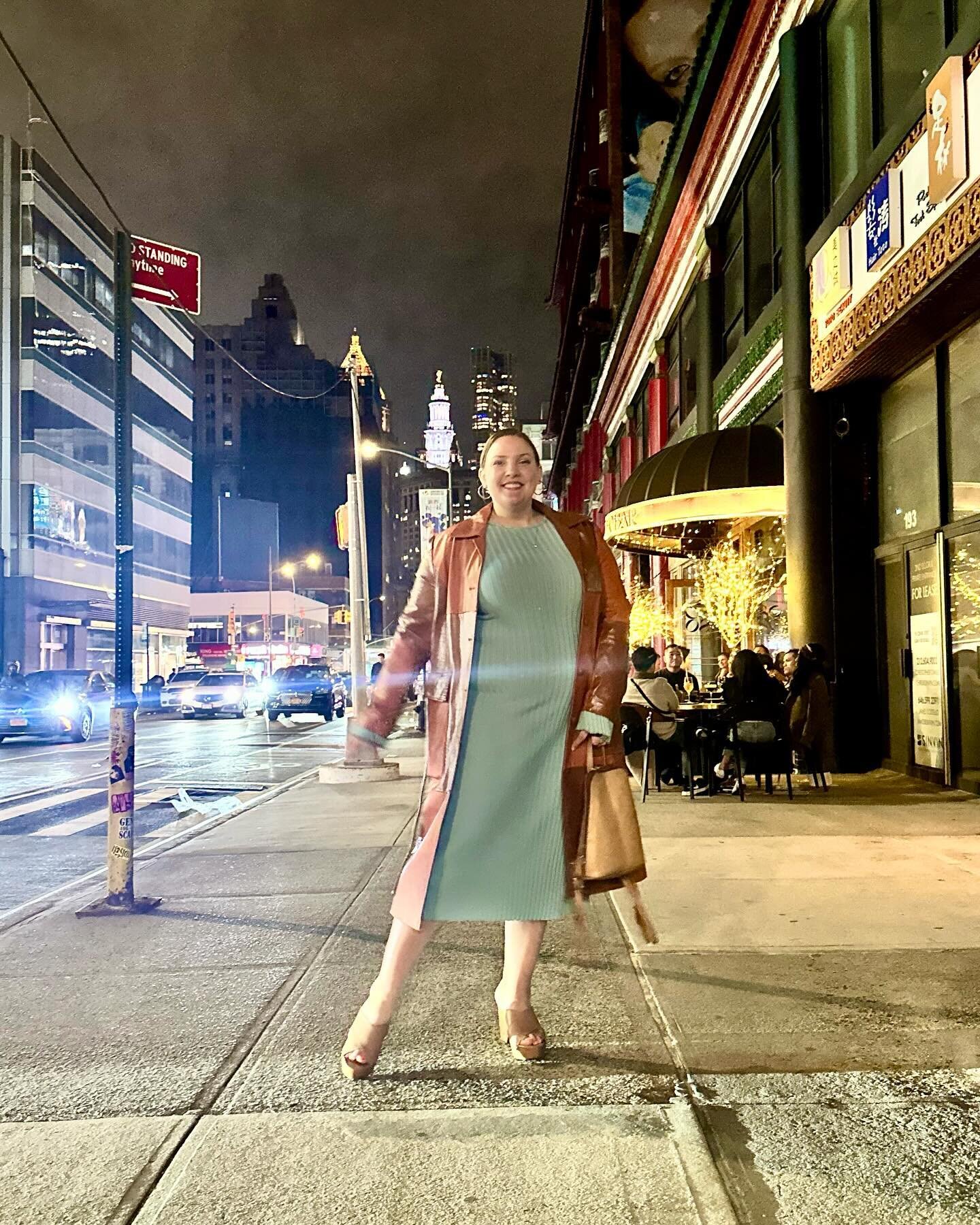 Because it&rsquo;s officially sandal and faux leather duster season in NYC and @courtney_mcdermid always captures the best photos (especially at @thetygernyc 🐯!)

#nyc #nyc_highlights #nyclove #imagesofnyc #ignyc #newyorknewyork #newyorker #sandalse