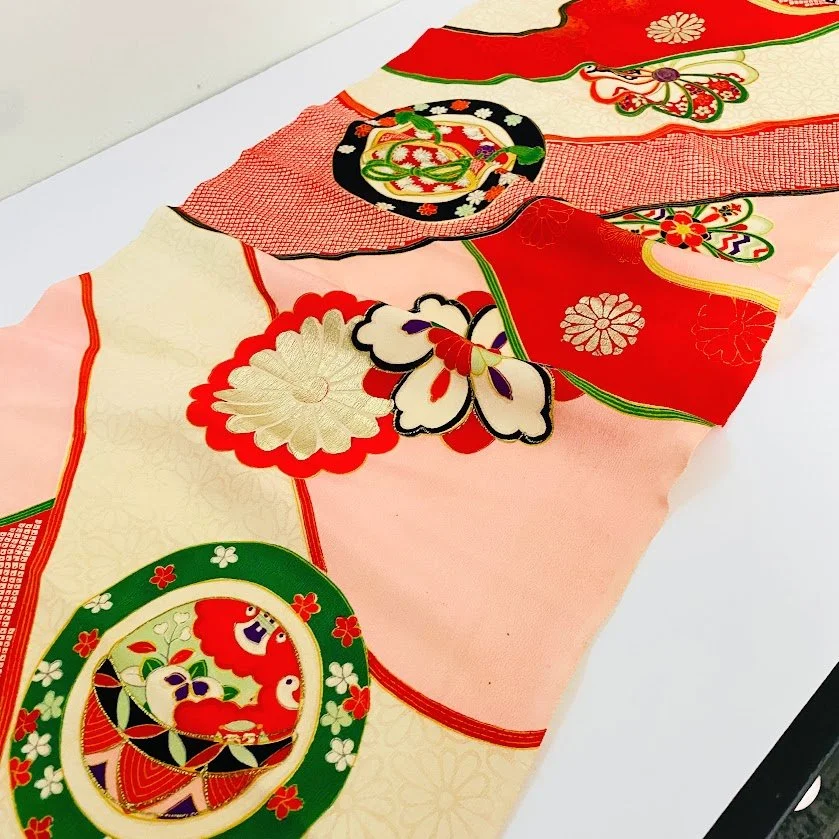 Furisode Joy 1960s Yuzen Dyed Kimono Silk RU83