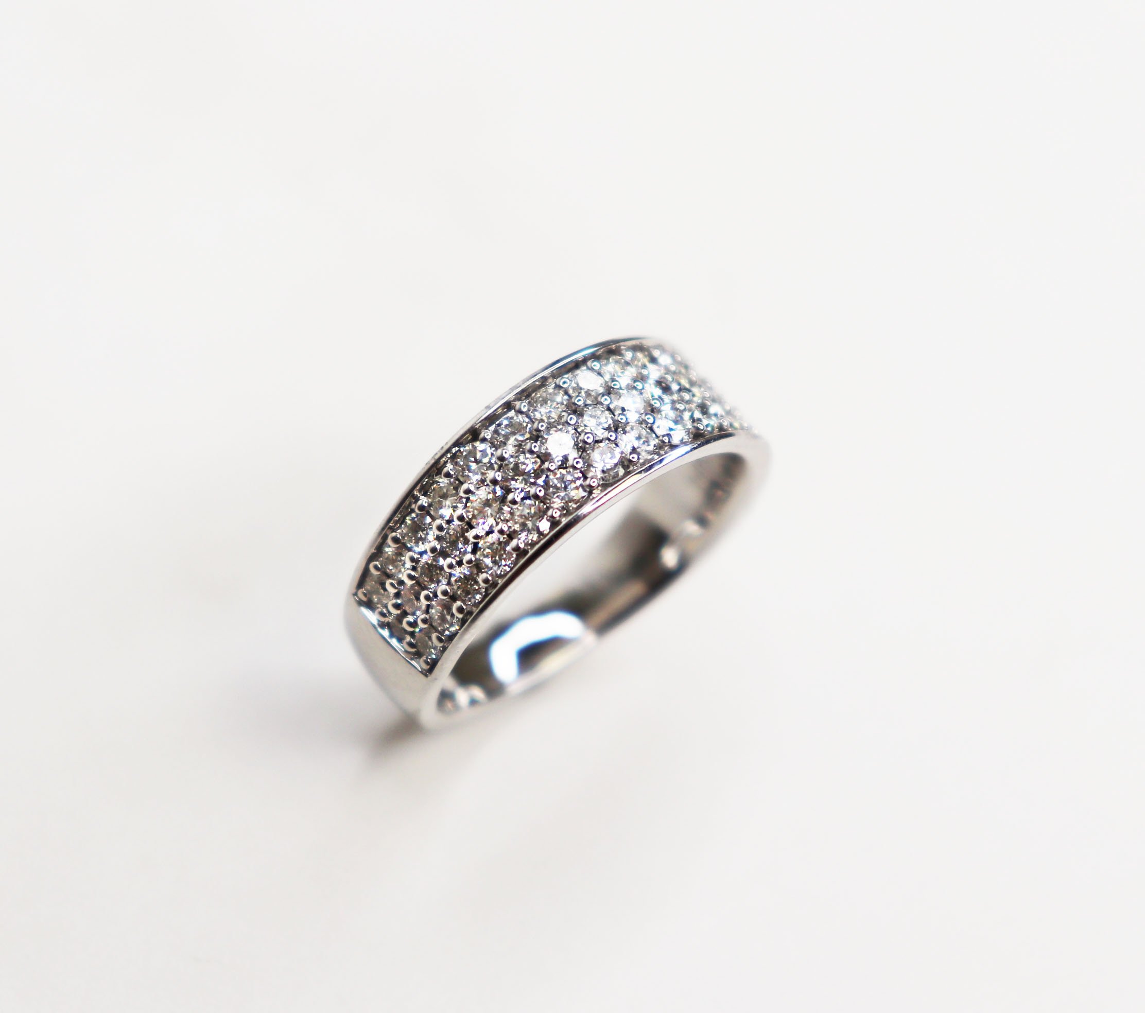14kt White Gold Pavé Diamond Band