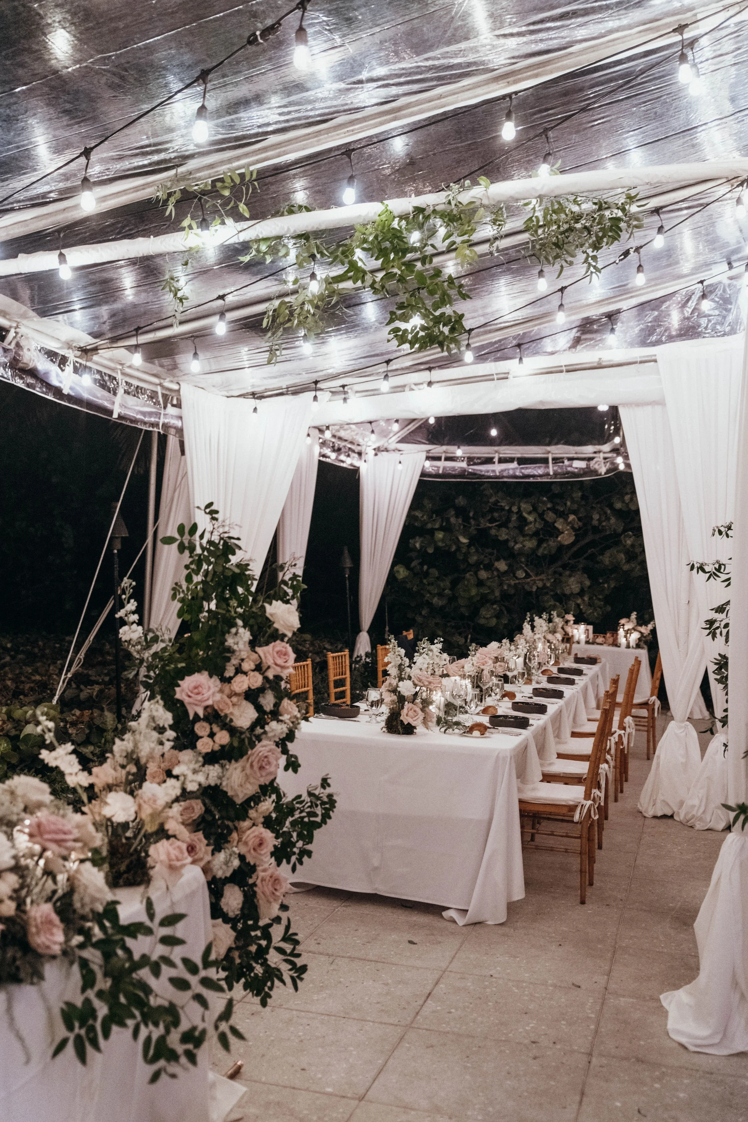 florida wedding, beach wedding, the seagate beach club, wedding arch
