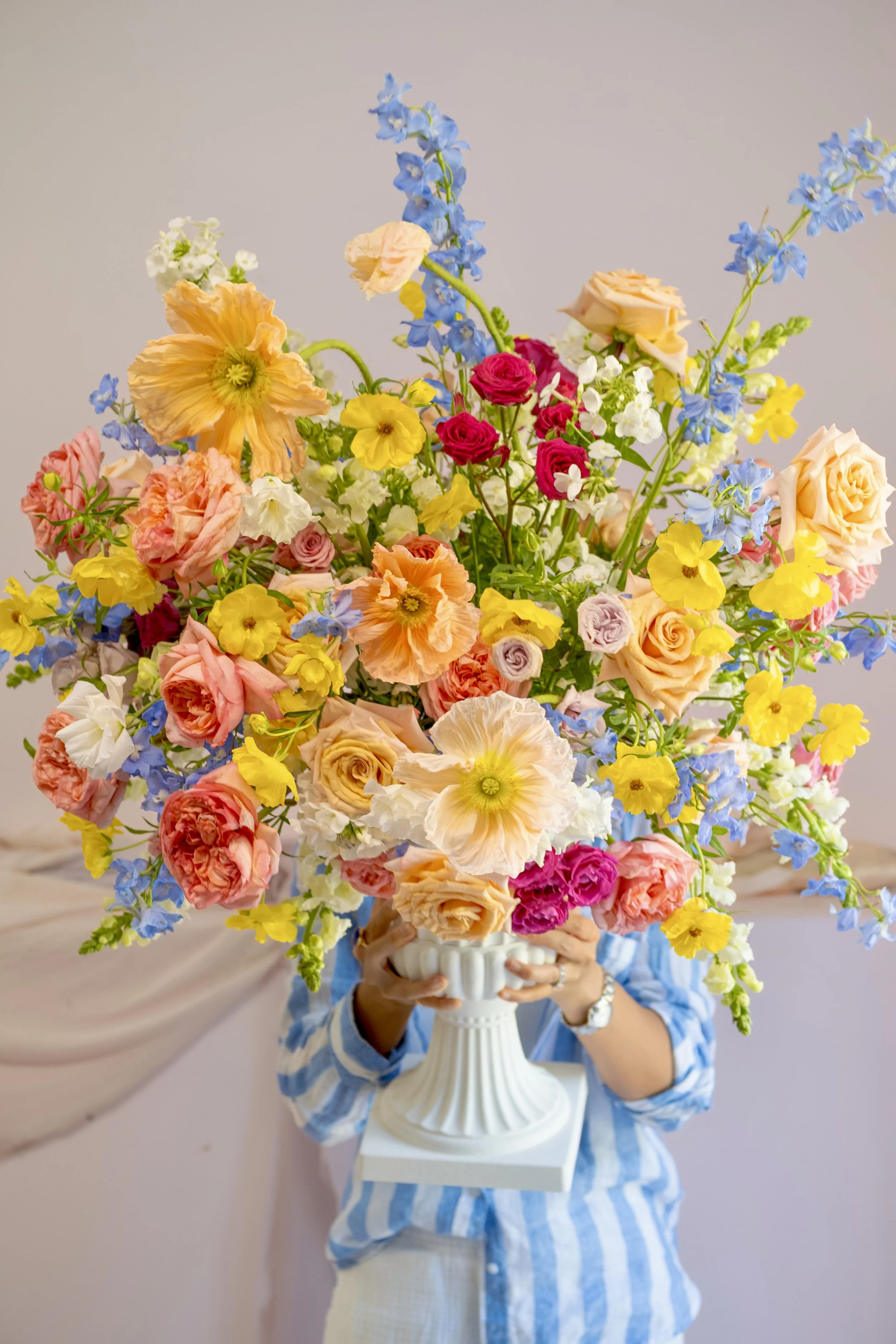 how to create statement flowers, spring bouquet, flower bomb