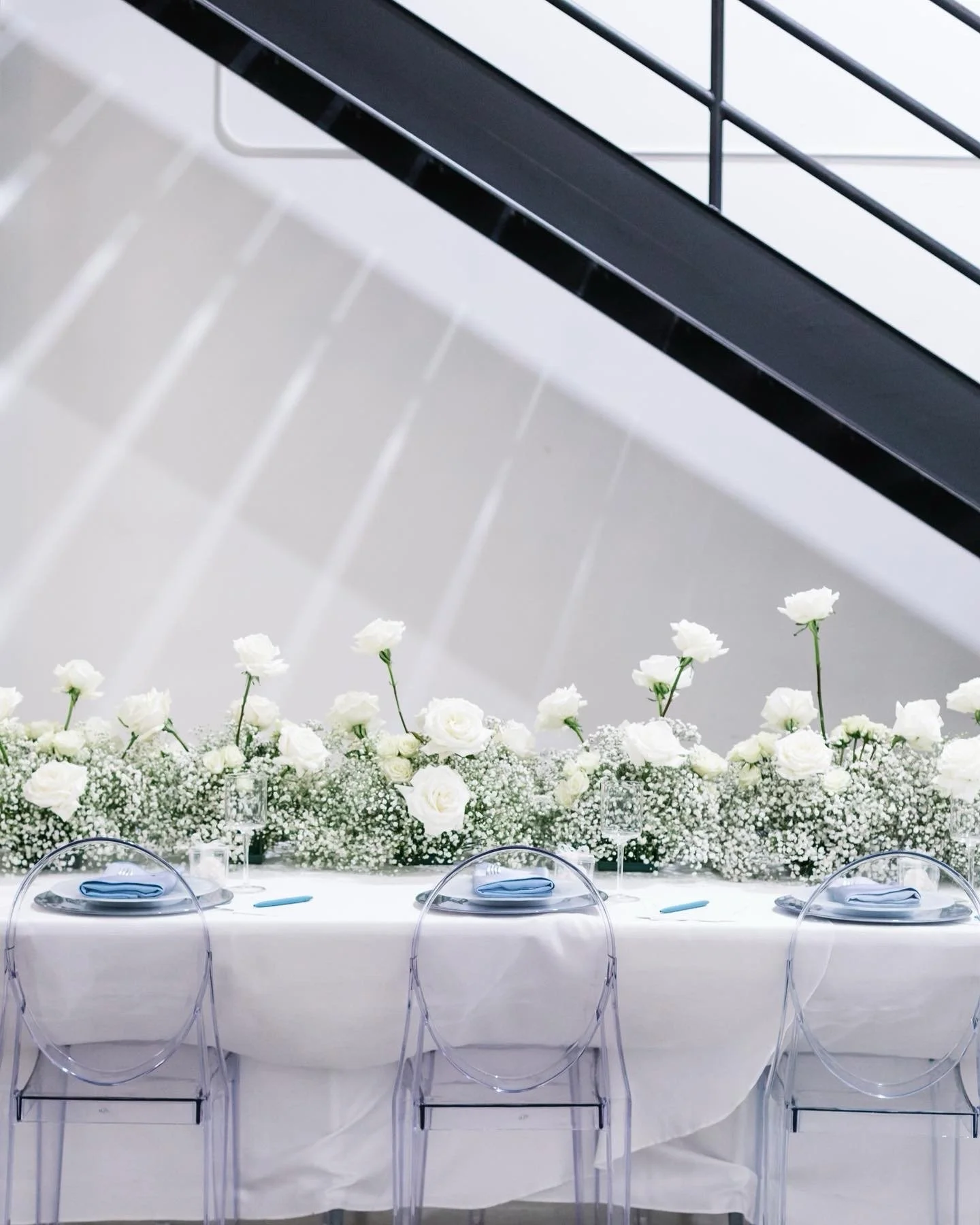 baby's breath wedding, modern floral design, simple white wedding flowers, cloud theme, rainbow roses, unicorn rose, pastel rose