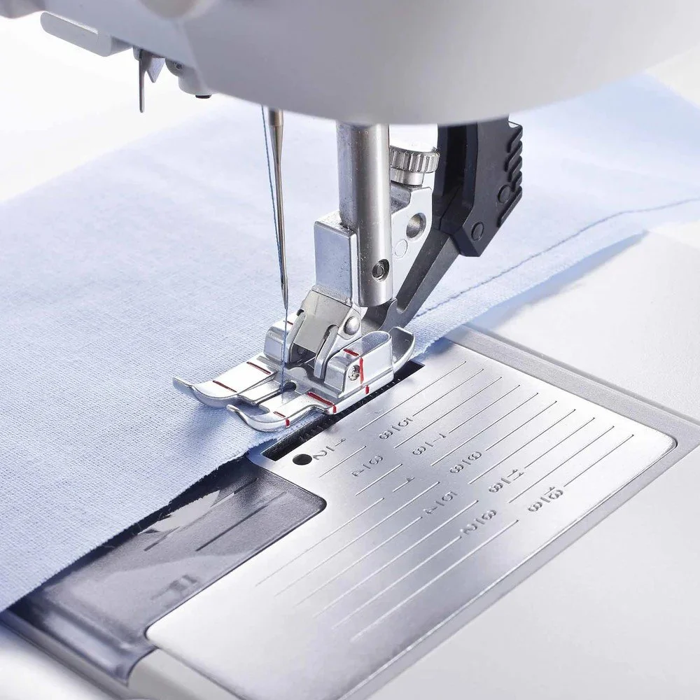 PFAFF Quarter Inch Quilting Foot.jpg