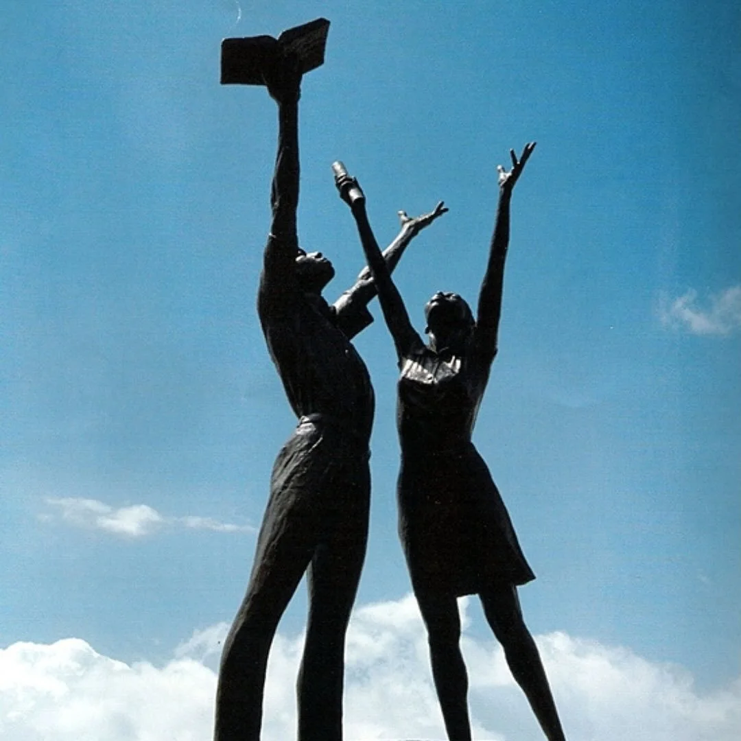 @basil.sculpture - Circle of knowledge

&ldquo;I am inspired by the heroic in mankind, and am moved to express the vitality, beauty, grace and strength of the human figure in its varied shapes, sizes, abilities and functions. The spirit that motivate