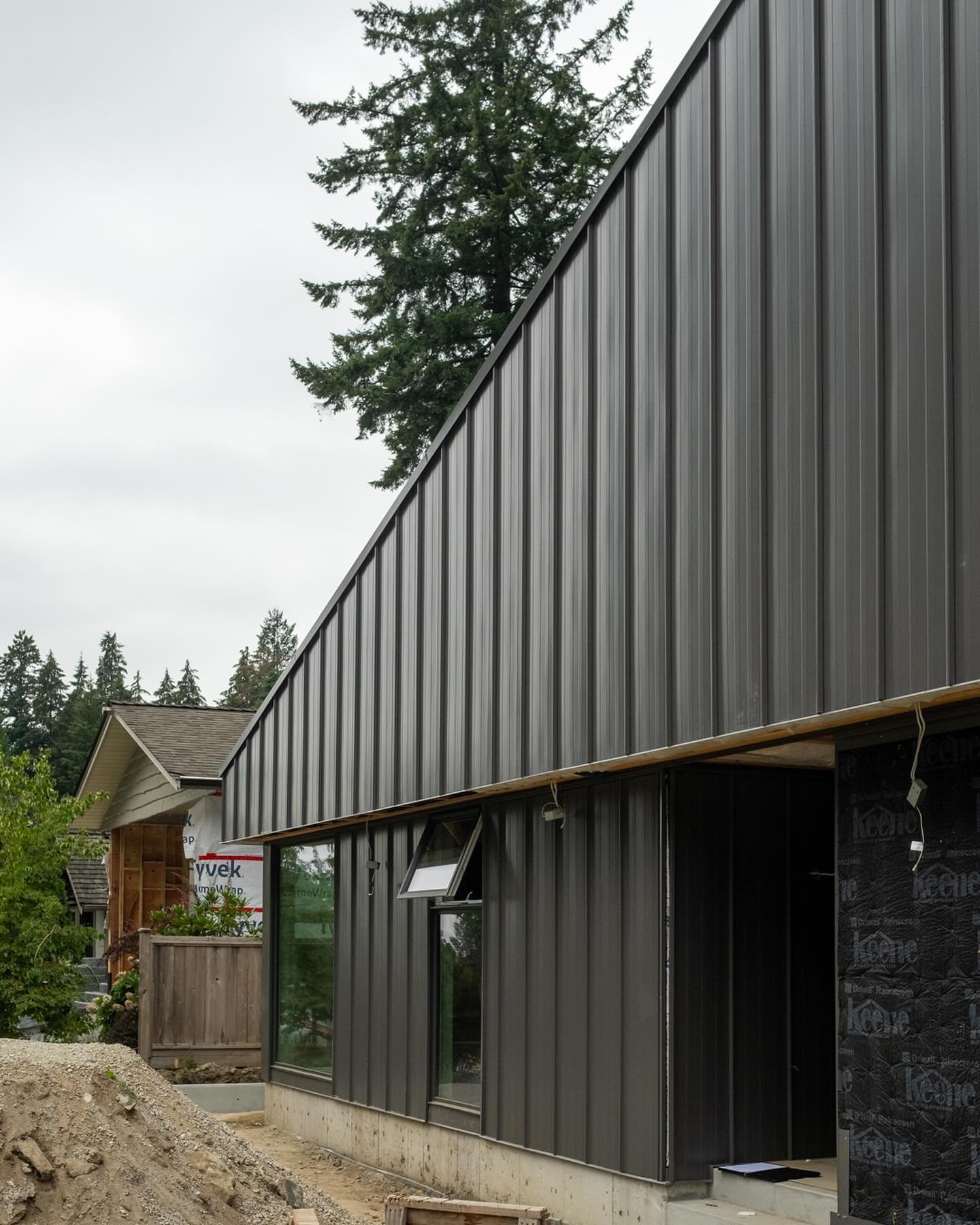 Site visits are a crucial part of perfecting the details. Yesterday&rsquo;s visit with a talented team @kennedyconstruction in North Vancouver. Super excited for our clients.

#northvancouver #northvancouverbc #northvancouverhomes #northvancouverreal