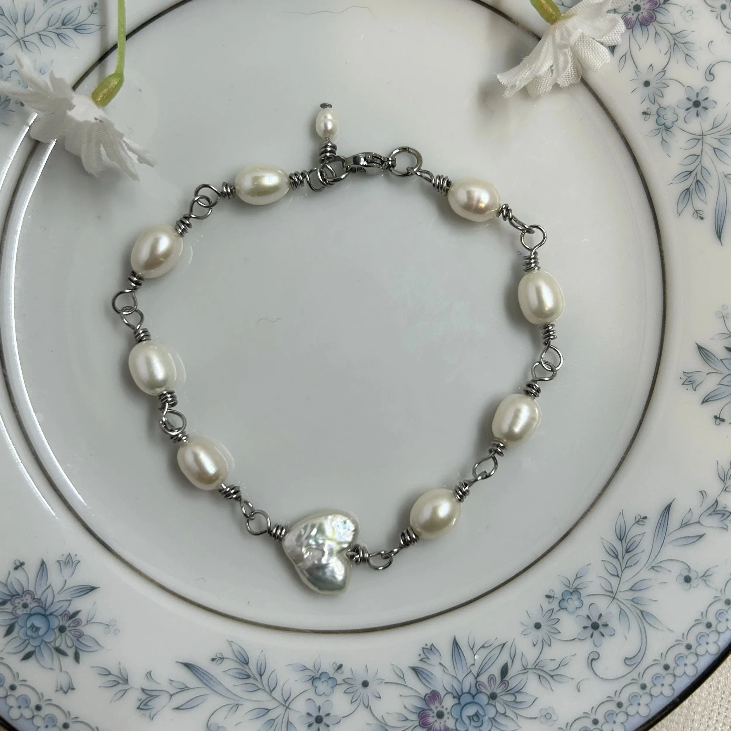 Stainless Steel Heart-Shaped Pearl Bracelet