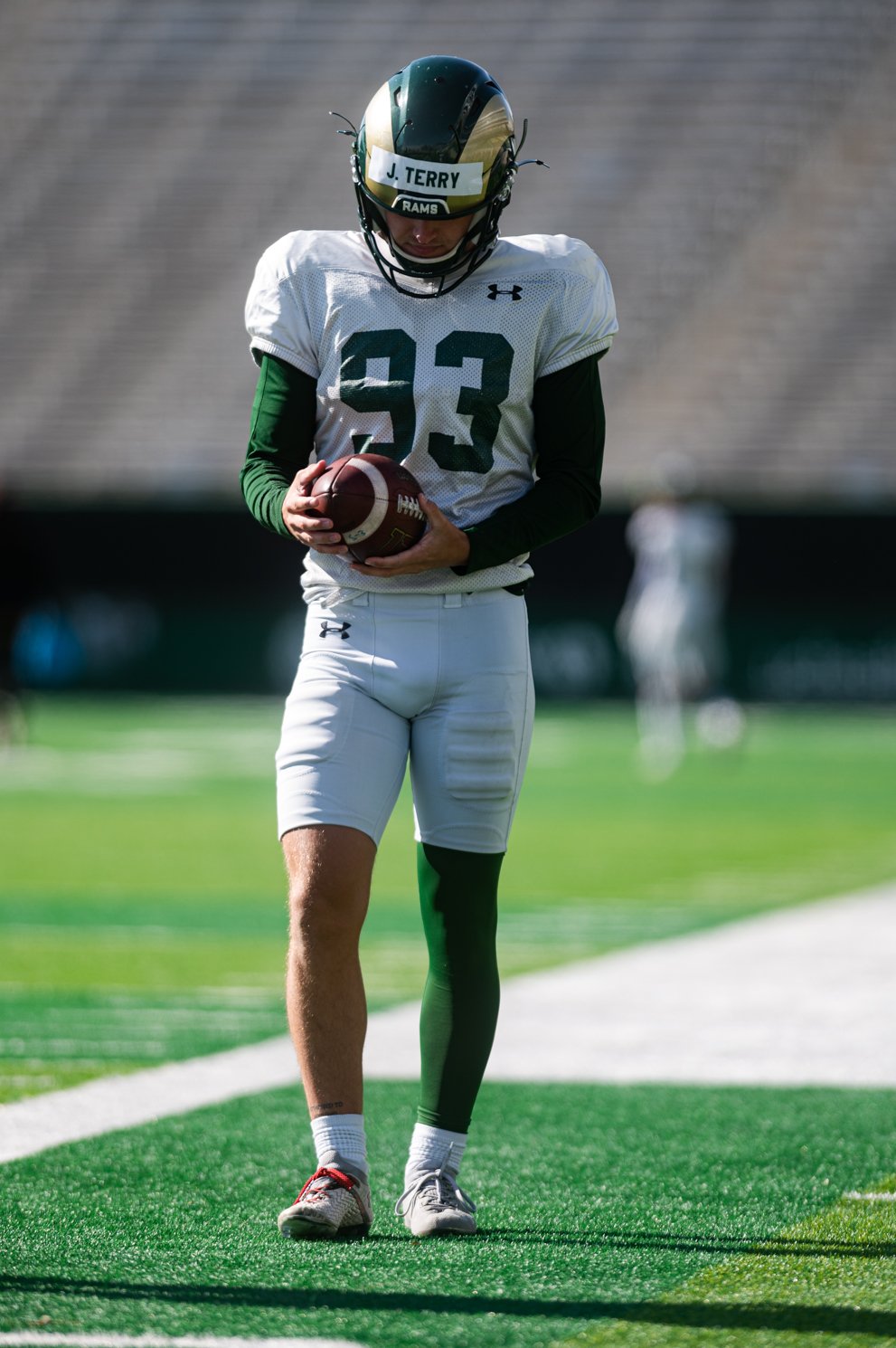041622_mgladstein_photodesk_Footballpractice5.jpg