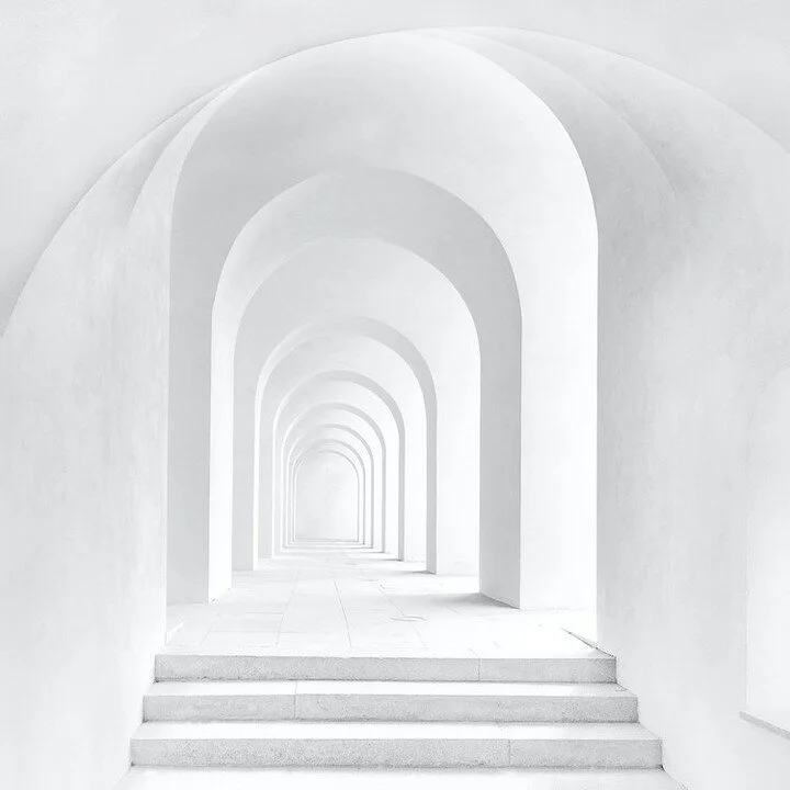 Keeping a dream journal can be a helpful way to reduce stress in your life and gain an understanding about how you think, feel or perceive things that may not always make sense when we're awake. Here is how a dream journal can benefit you:

1) Reduce