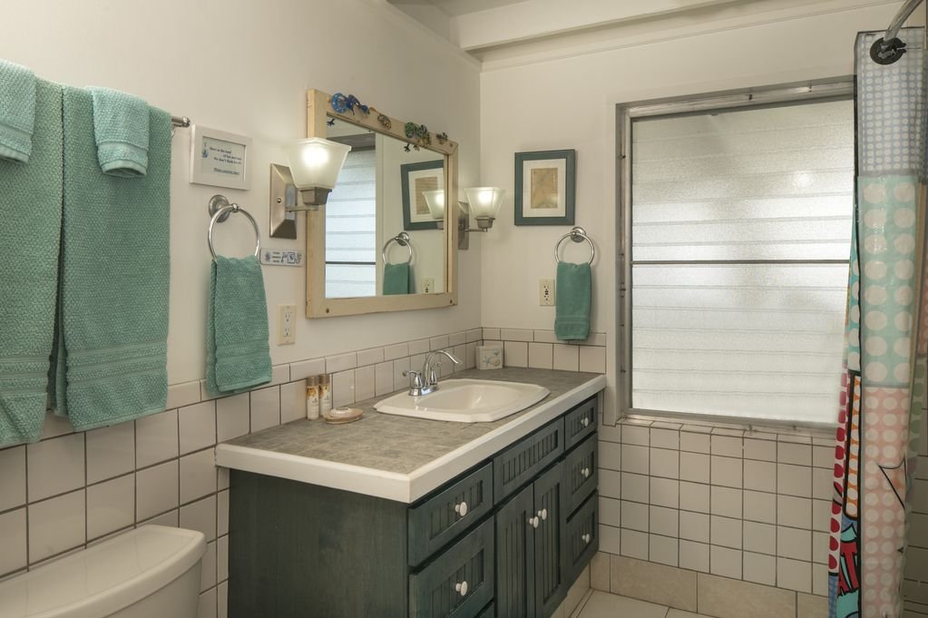 Pictures__Main level Bath.jpg