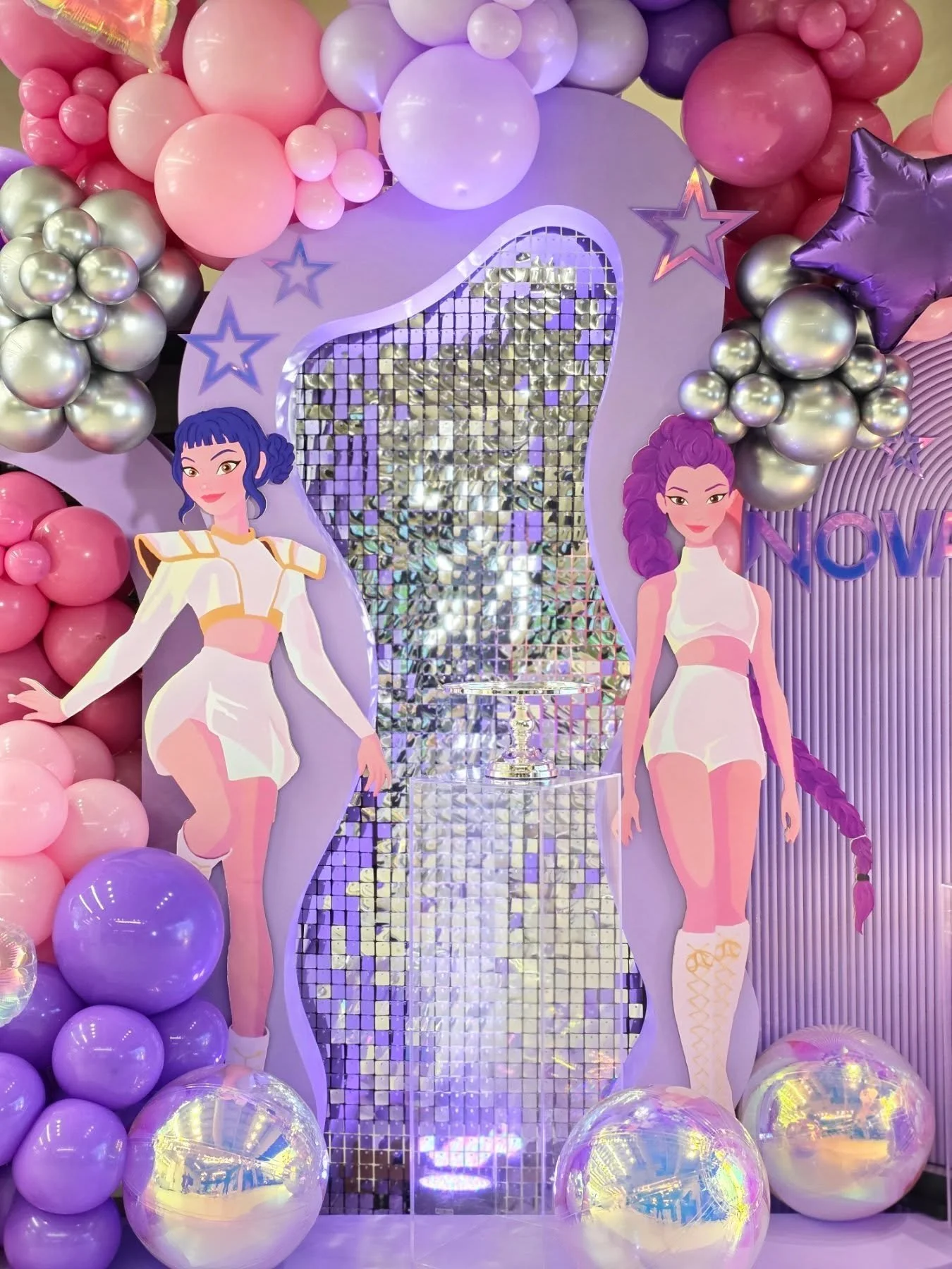 A K-Pop Demon Hunter Experience 💜💜
.
.
Backdrop design by @four_forty_four_events 
.
.
#BayAreaPartyPlanner #BayAreaEvents #BayAreaEventPlanner  #kpopdemonhuntersparty #kpopdemonhunters