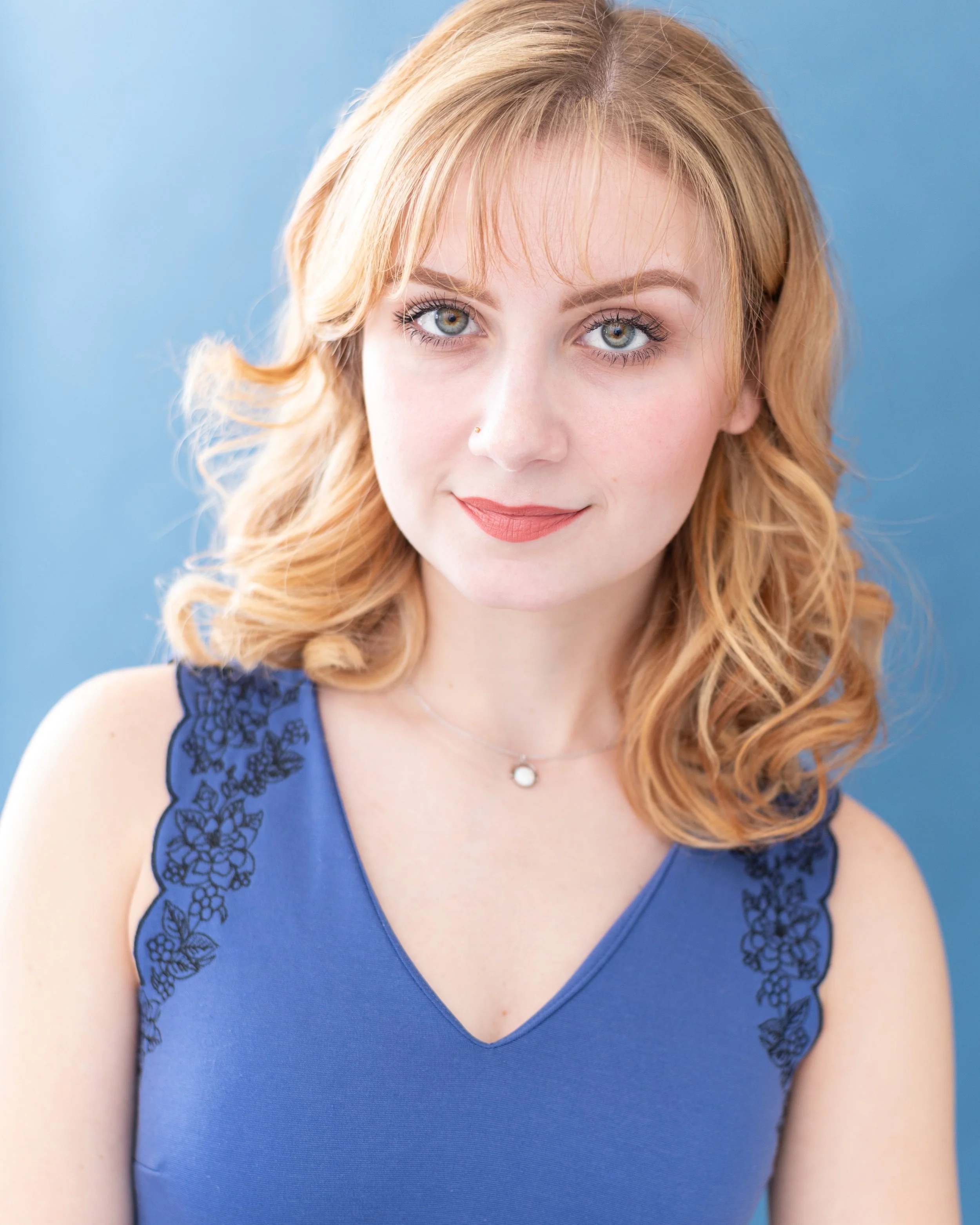 Ronni Belser - Headshot.jpg