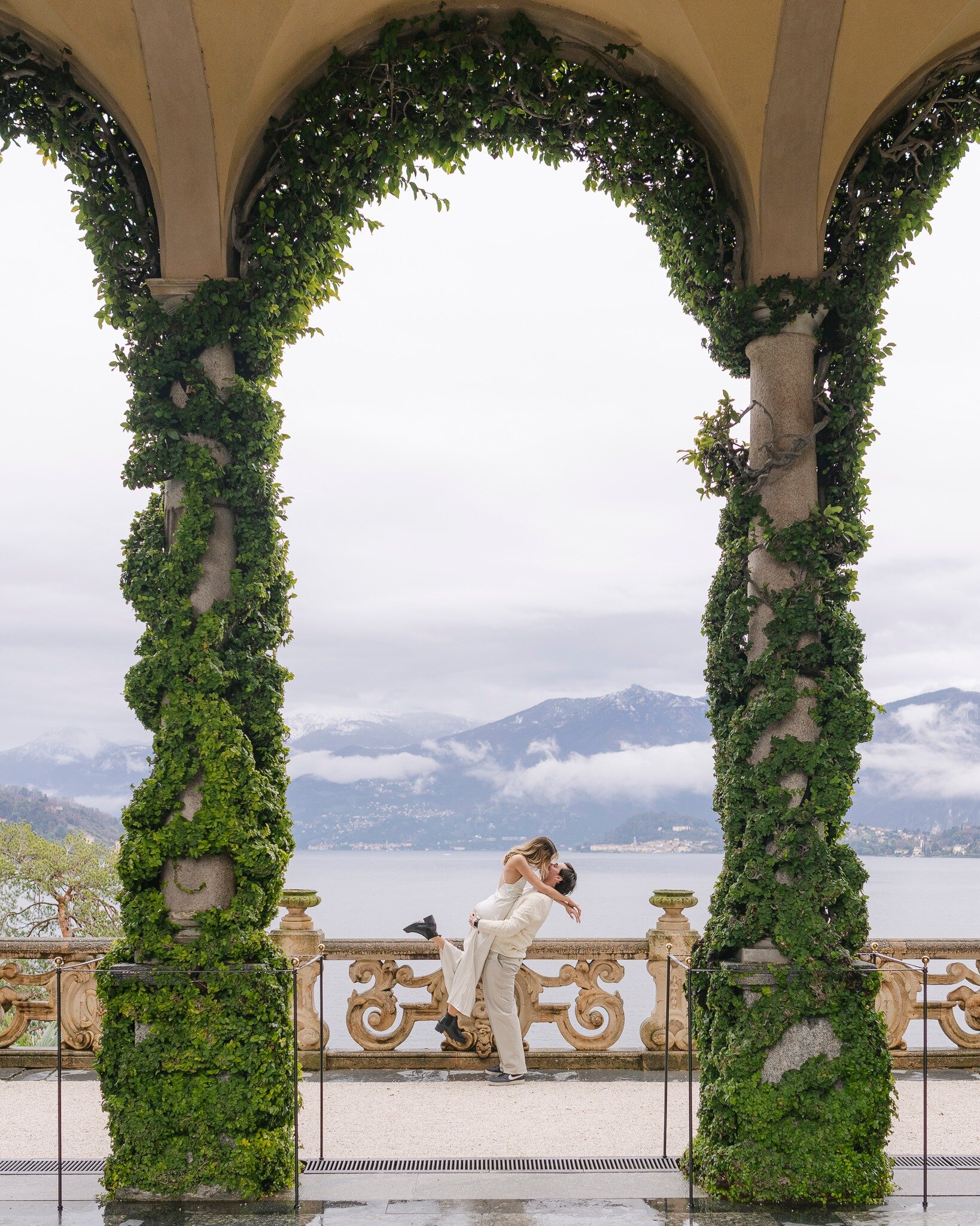 A wonderful winter afternoon at Villa del Balbianello in Lake Como.
A beautiful couple in love, and breathtaking scenery.
The right ingredients for fantastic pictures!!!! 
I am lucky and I am your Lake Como photographer.
.
The 2024 wedding season has