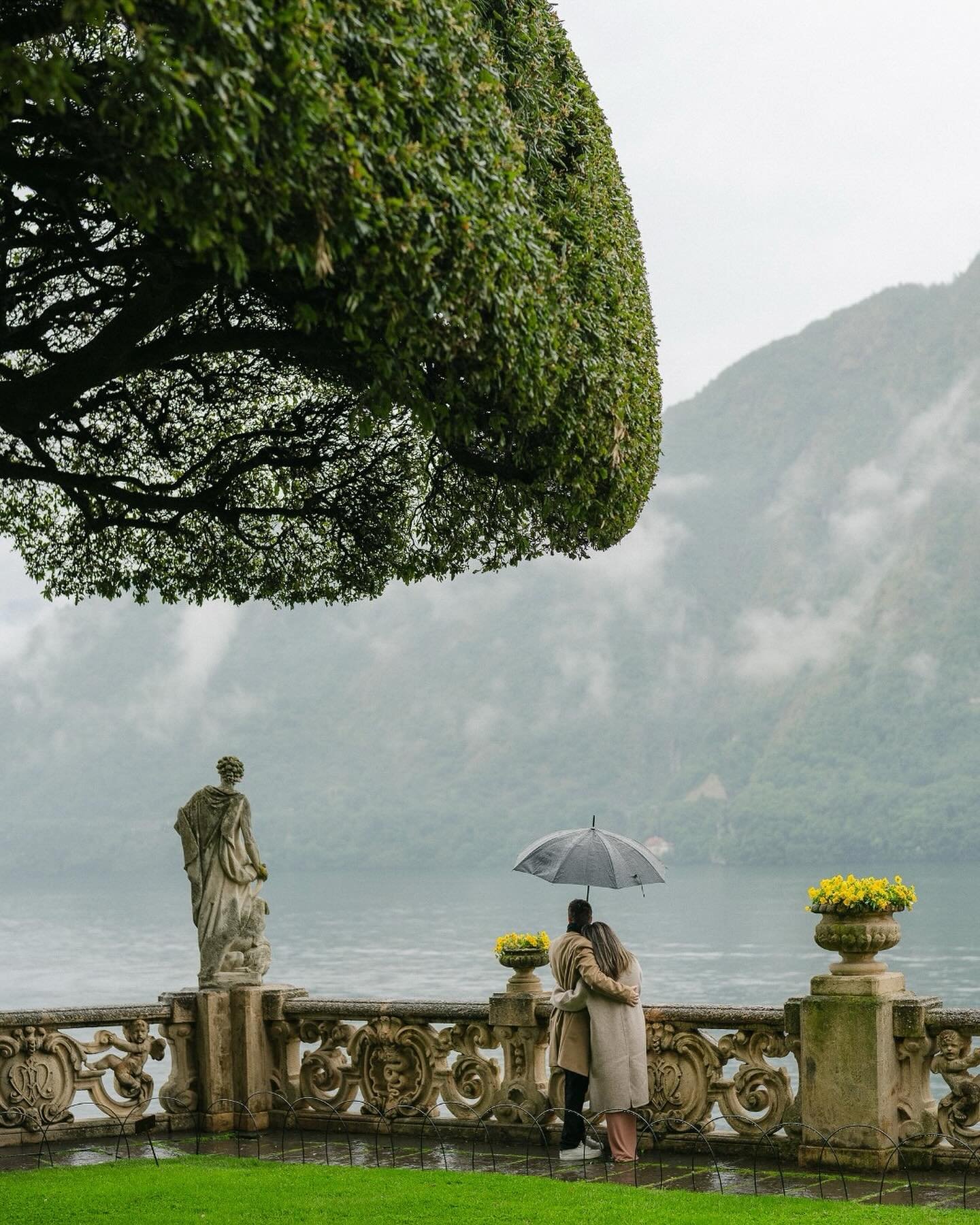 A lovely engagement session at Villa del Balbianello in Lake Como.  Magic with rain&hellip;  Love always shines. #lakecomo #villabalbianello #lakecomowedding #lakecomoengagement #lakecomoproposal #lakecomoelopement #villabalbianellowedding #villabalb